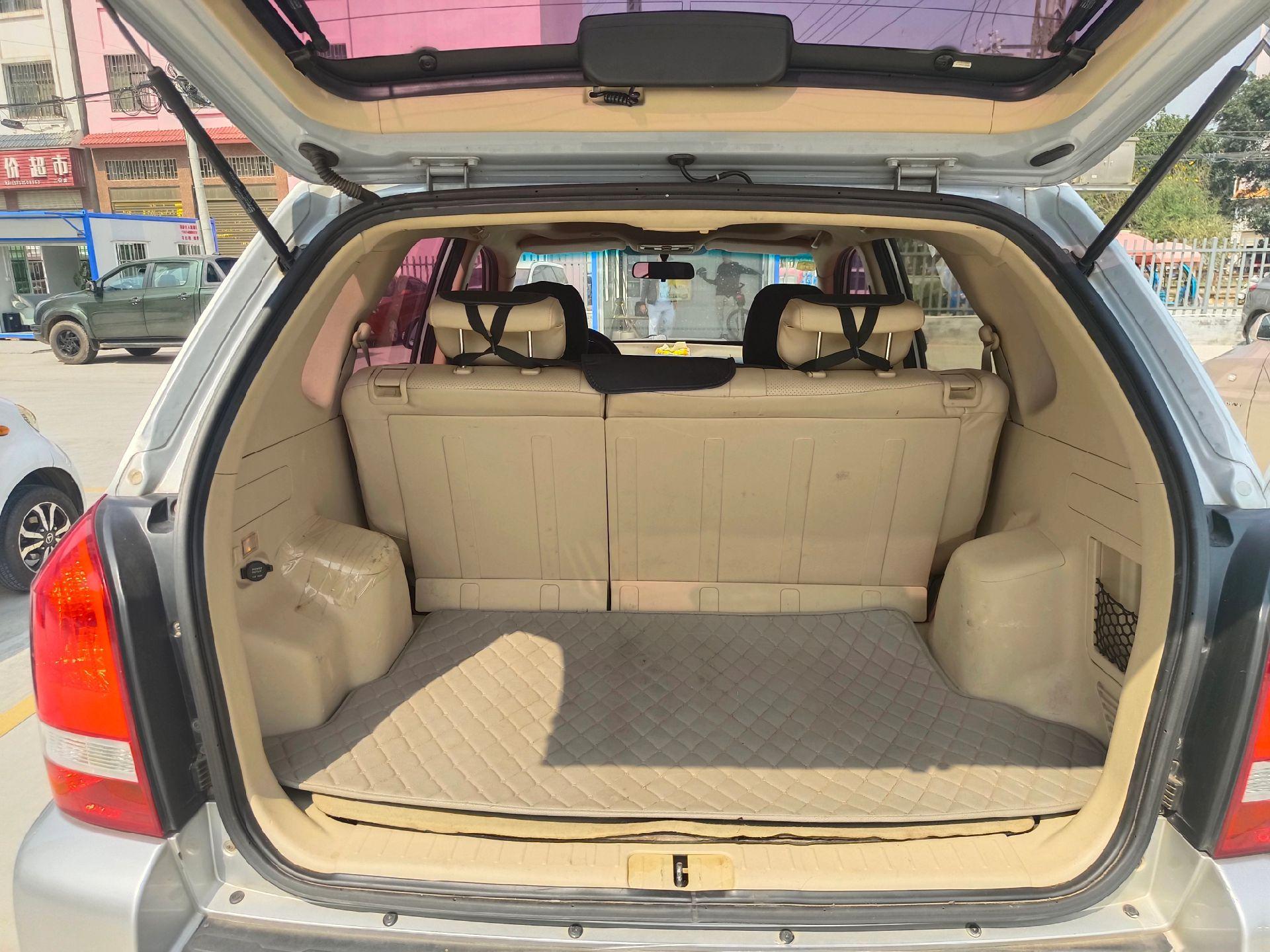 现代,途胜,14年8月份上牌,手动挡2