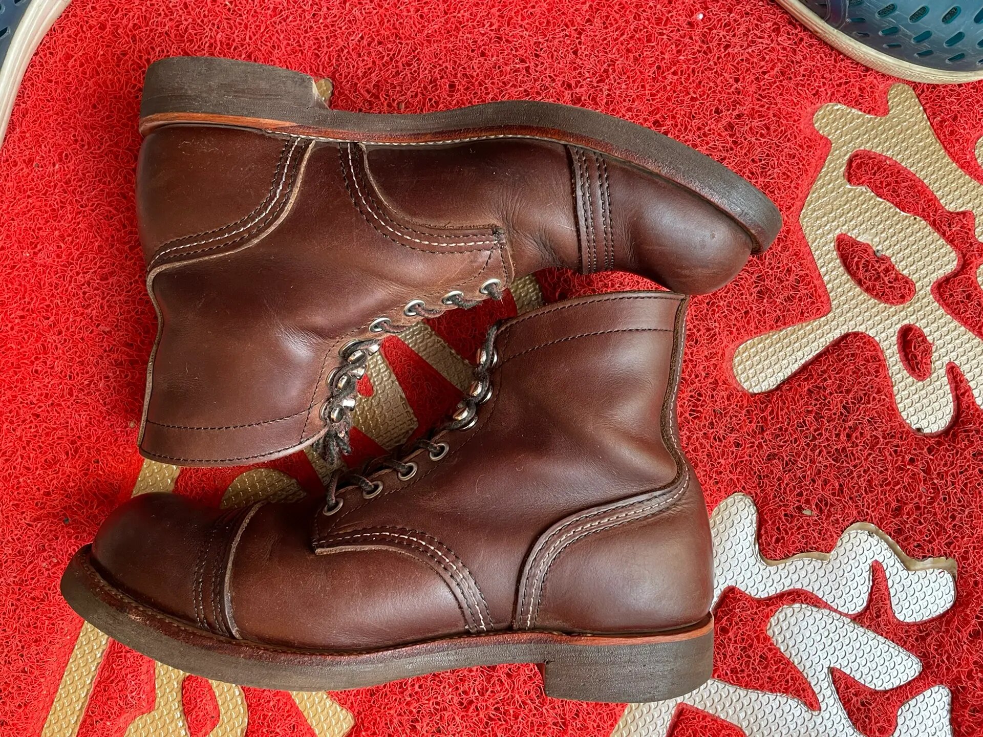 西部鞋神8111一年半左右旧化 前前后后穿过十几双靴子了,想着也发一下