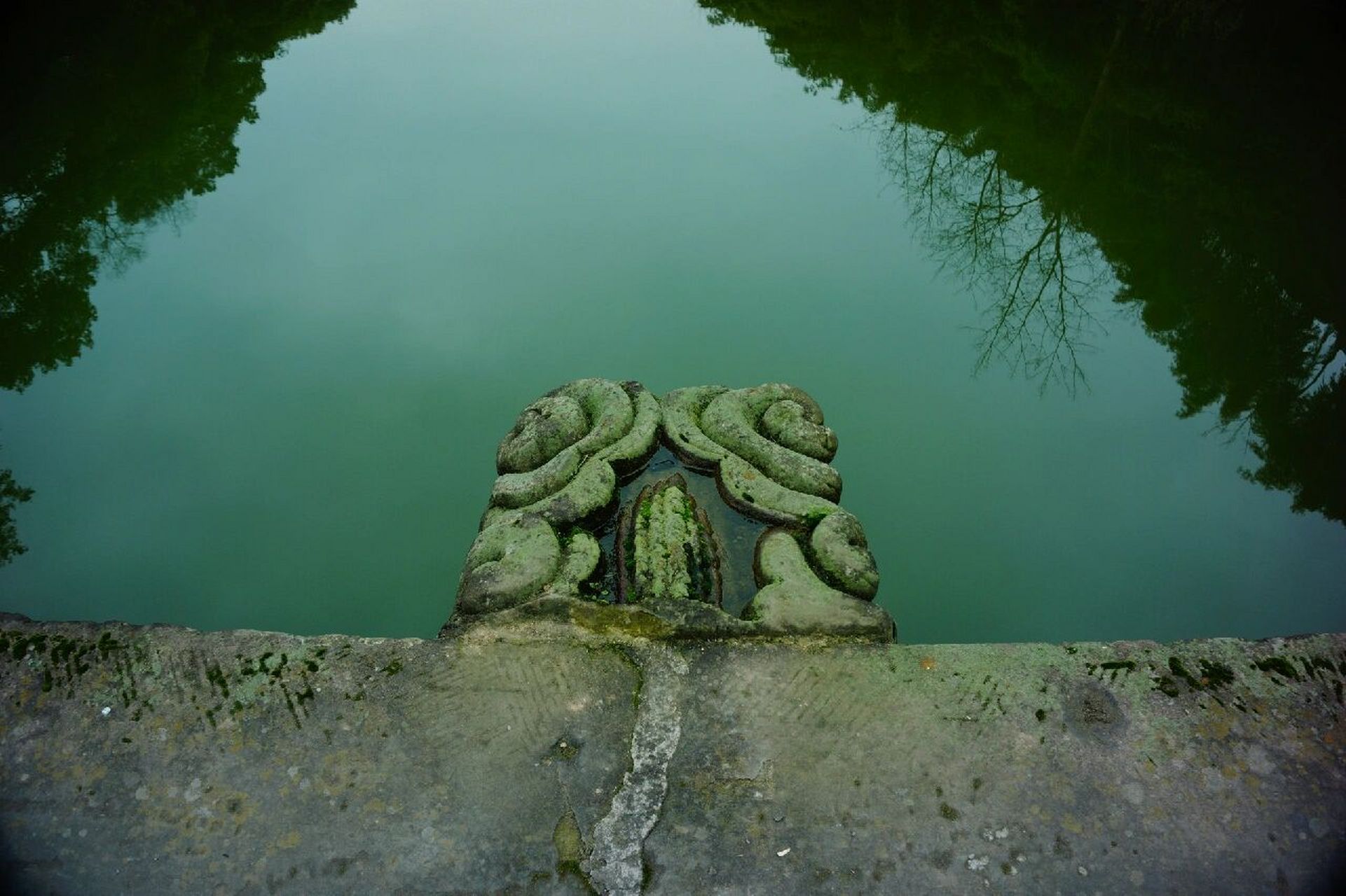 四川泸县龙脑桥,位于泸县西北大田场九曲河上,又名龙脑石.