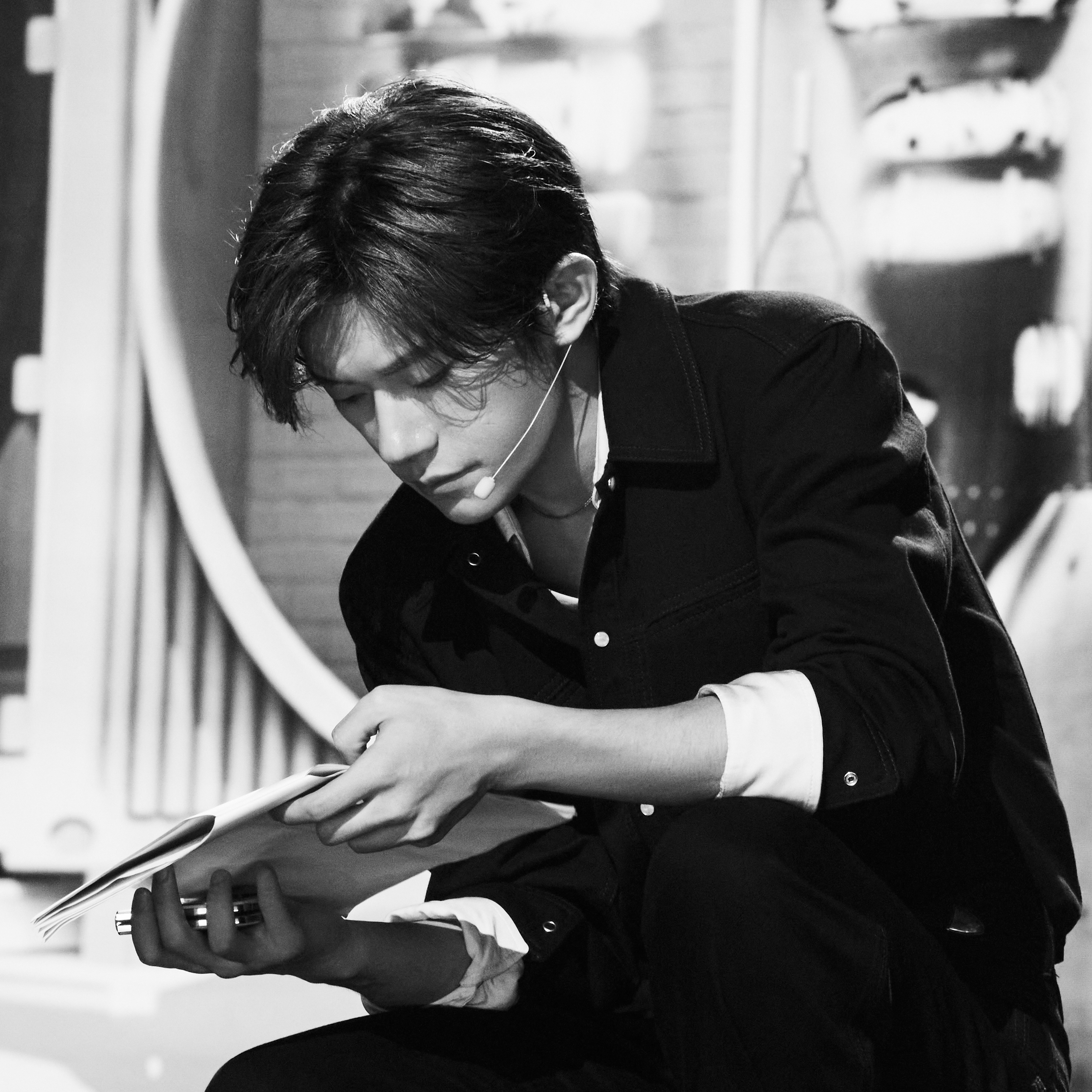 易烊千玺背影a感 不得不说,千玺越来越帅了啊拍电影的演员就是有气质