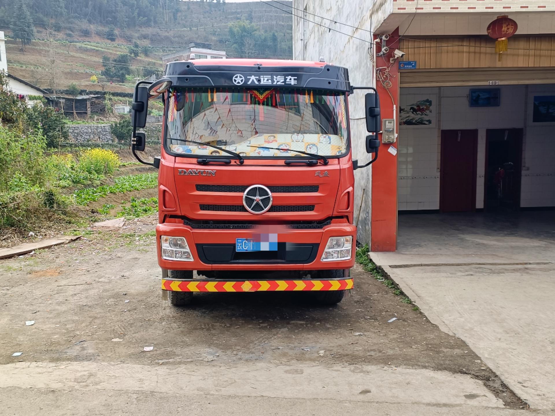 此车出售!大运风度4110!国四发动机!动力160!货箱4米5!110轮胎!