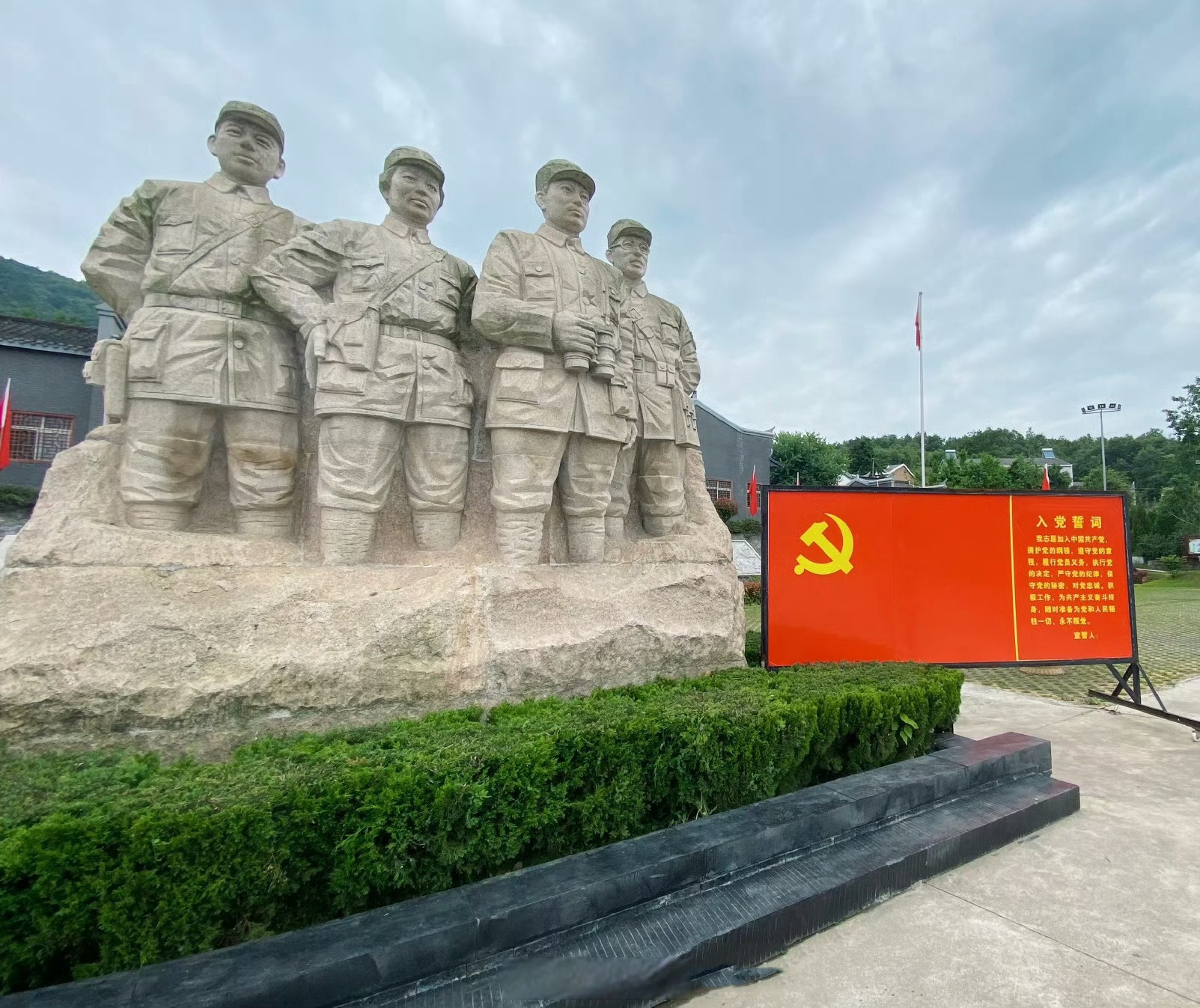 寻美湖北# 【人间满目皆清欢 唯有银杏不负秋】时