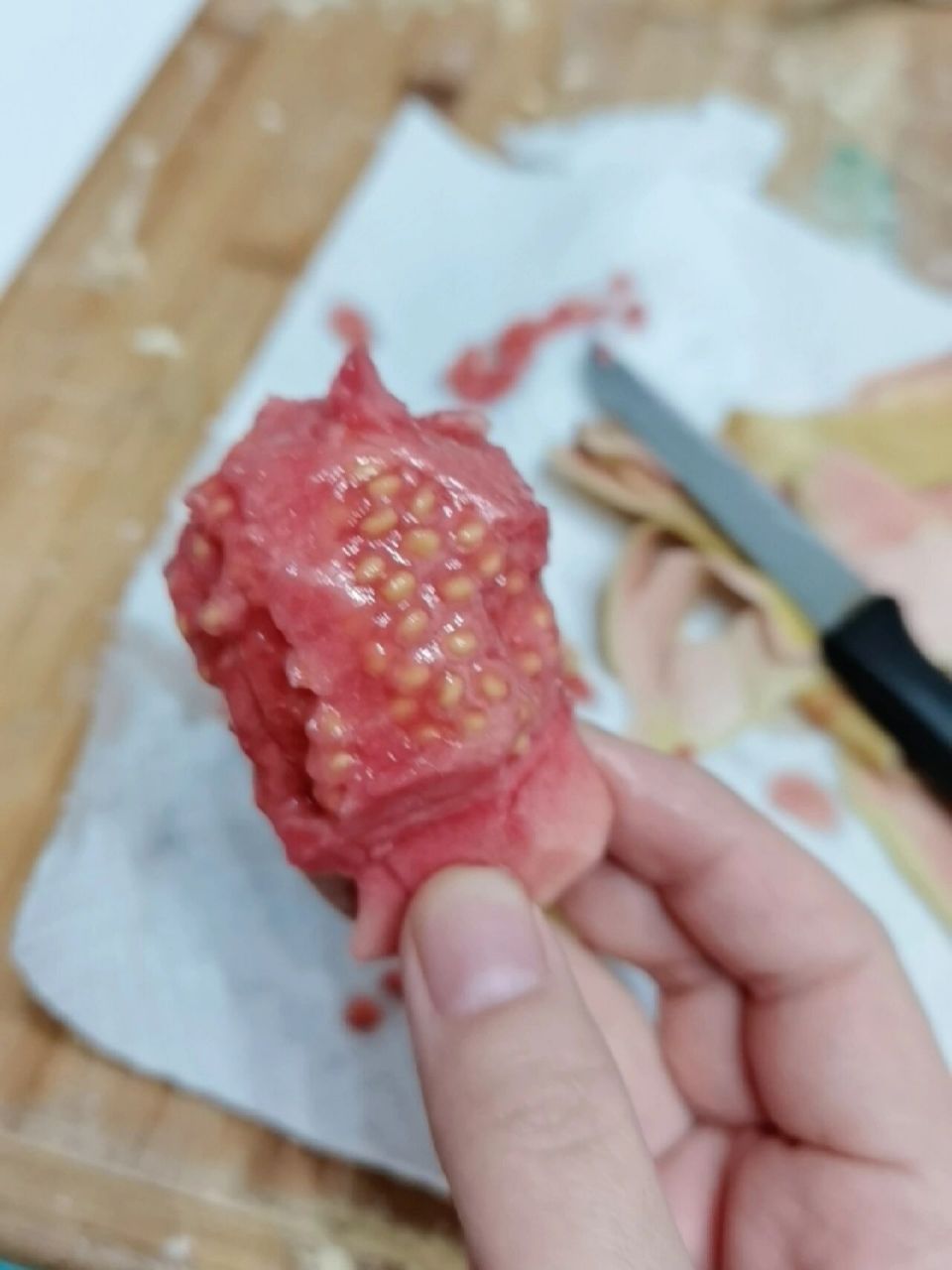 芭乐籽可以吃吗? 吃进嘴里,硌牙,又很多籽