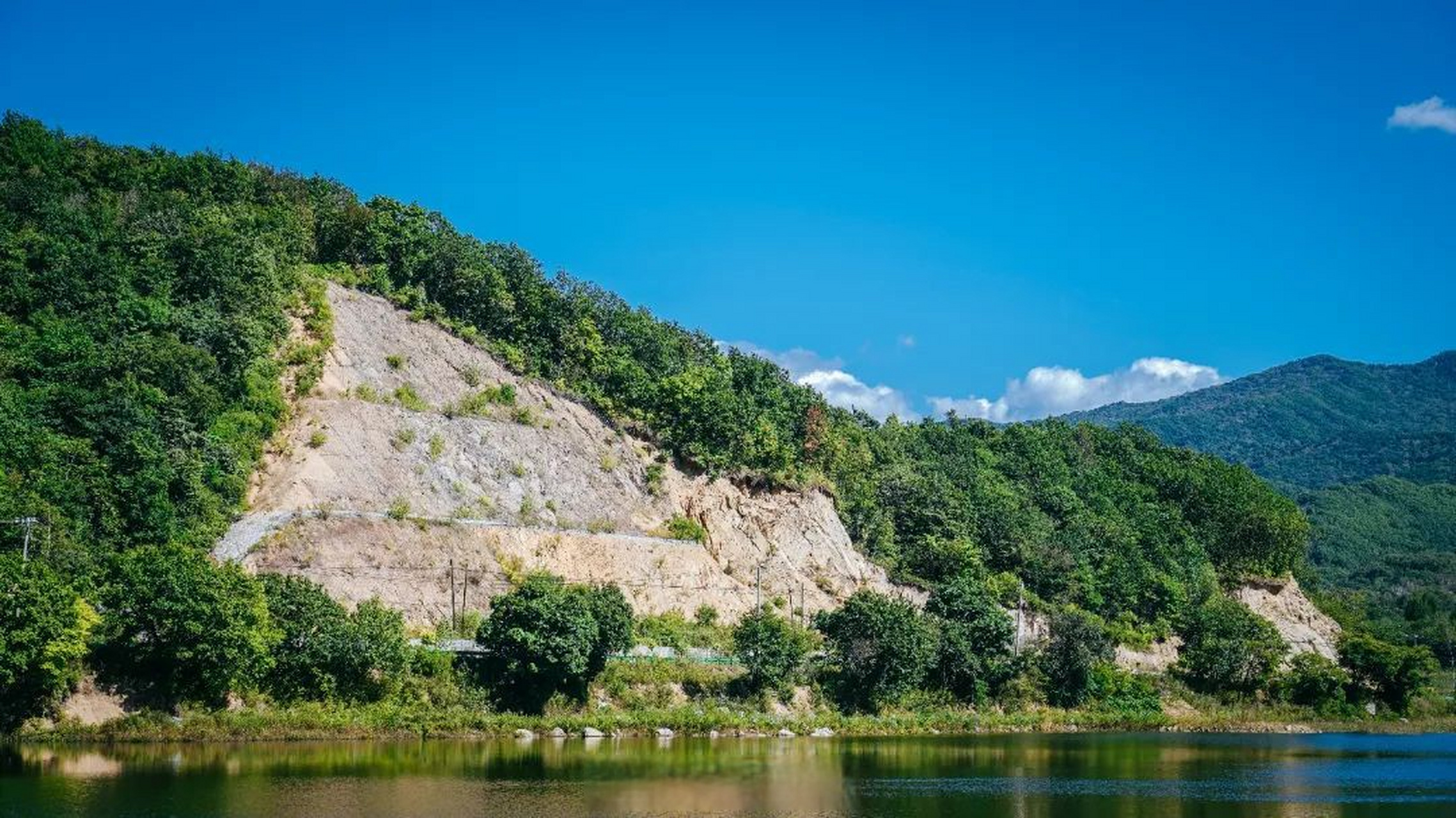 醉美吉乡秋意浓# 【解锁吉林市浪漫的秋天——南沙湖风景区】南沙湖