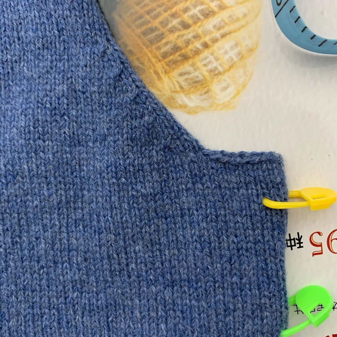 分享:腋下的收针方法-伏针收针和小燕子收 毛衣织到你想要的长度就