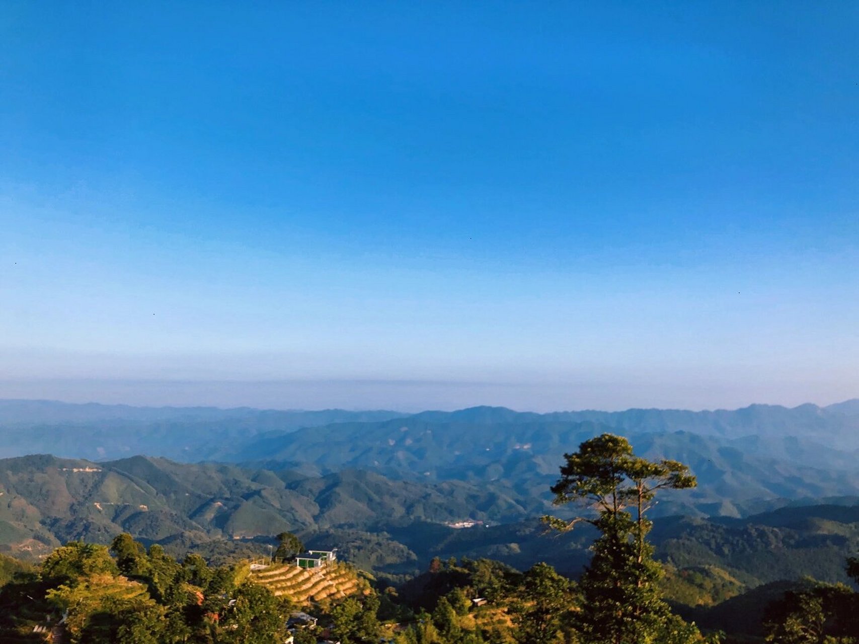 清远清城区第一高峰|大罗山 海拔957米7215 大罗山真是放假爬山