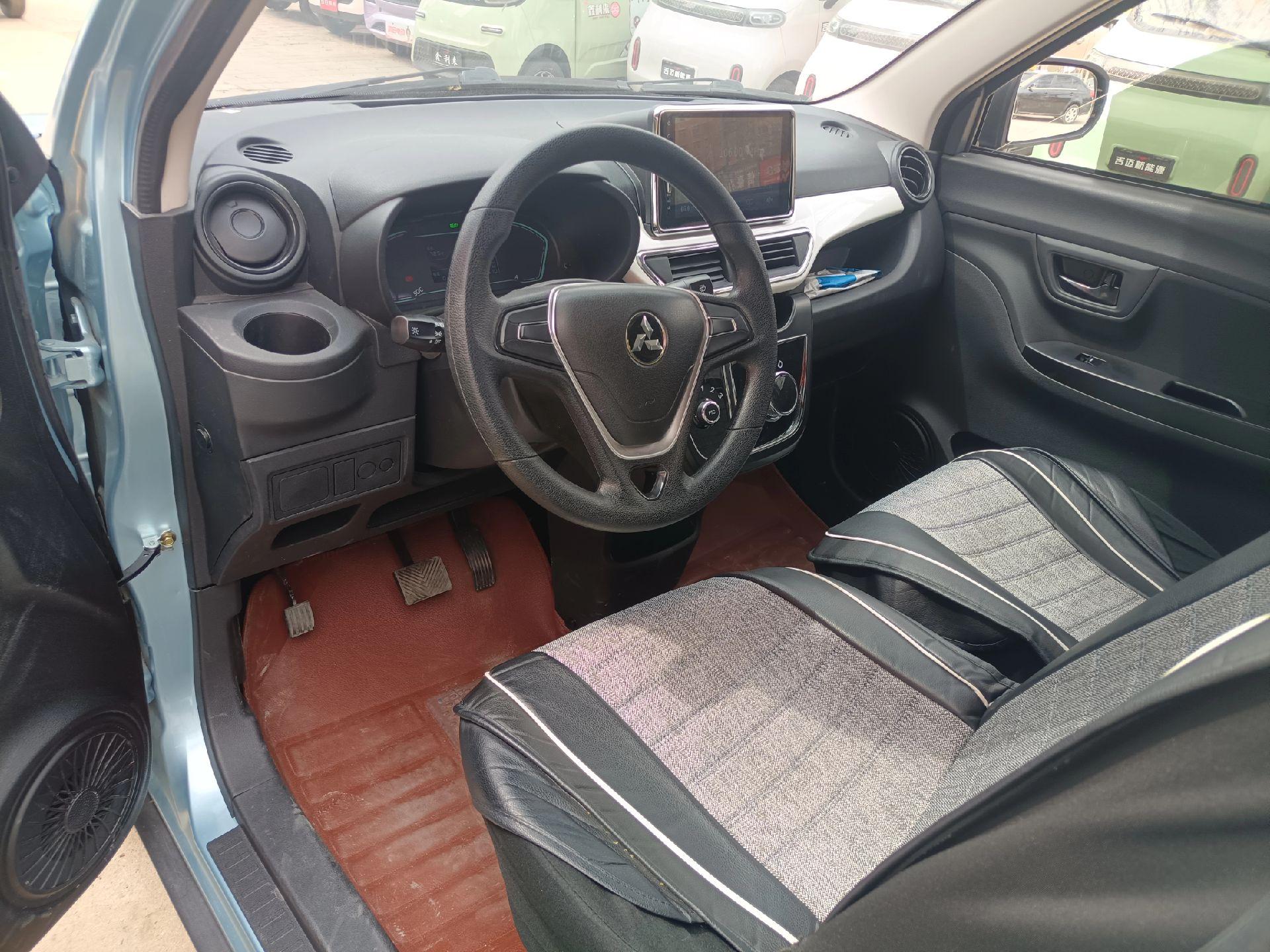 二手鸿日u8,锂电池可续航一百多公里,九成新有看上的可来试驾,鲁山