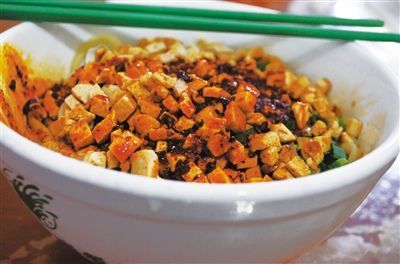 陇南的美是这样的# 江洛棒棒面是陇南徽县的一道特色面食,其独特之处
