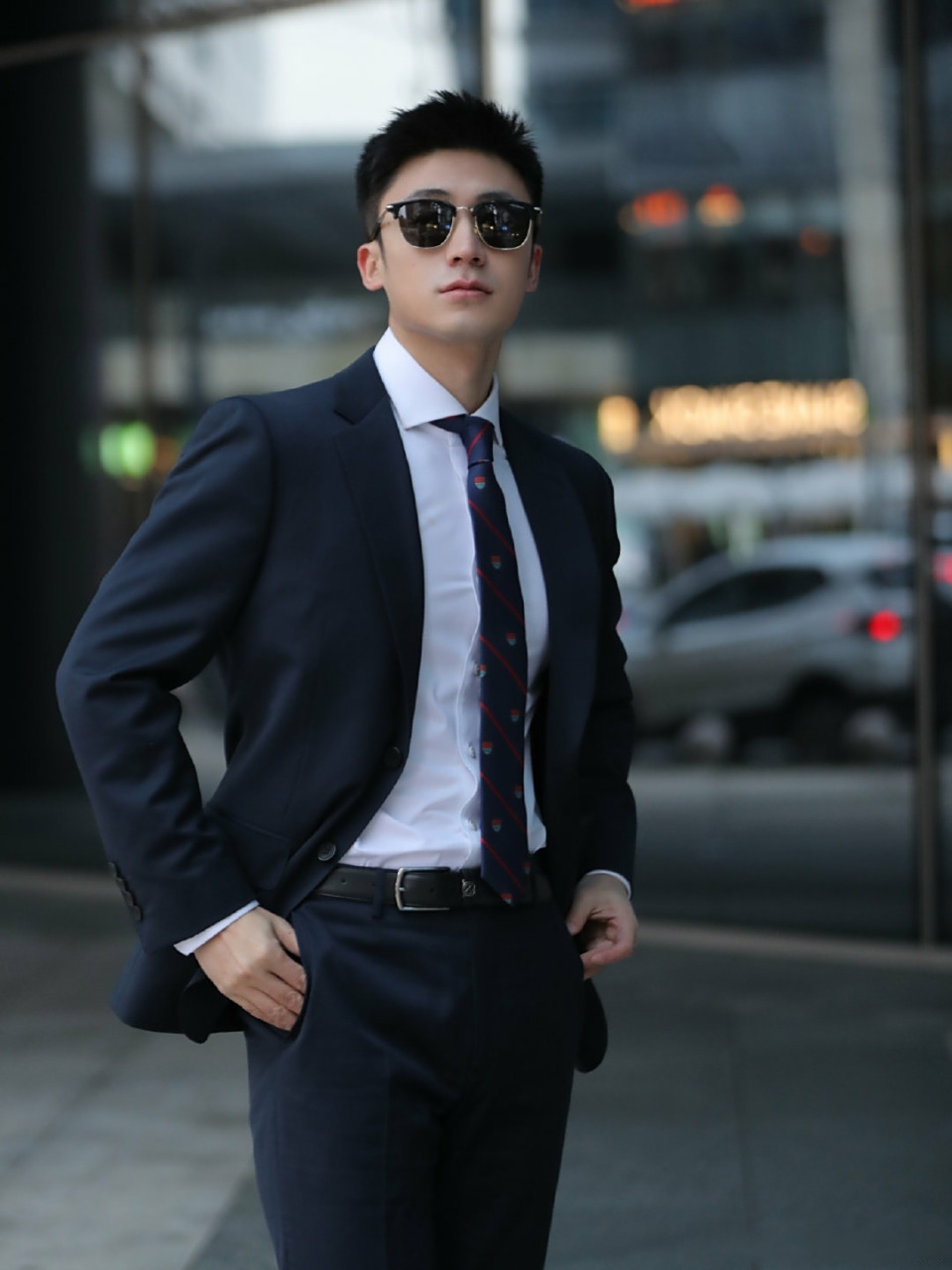 你喜欢哪个正装照🍘