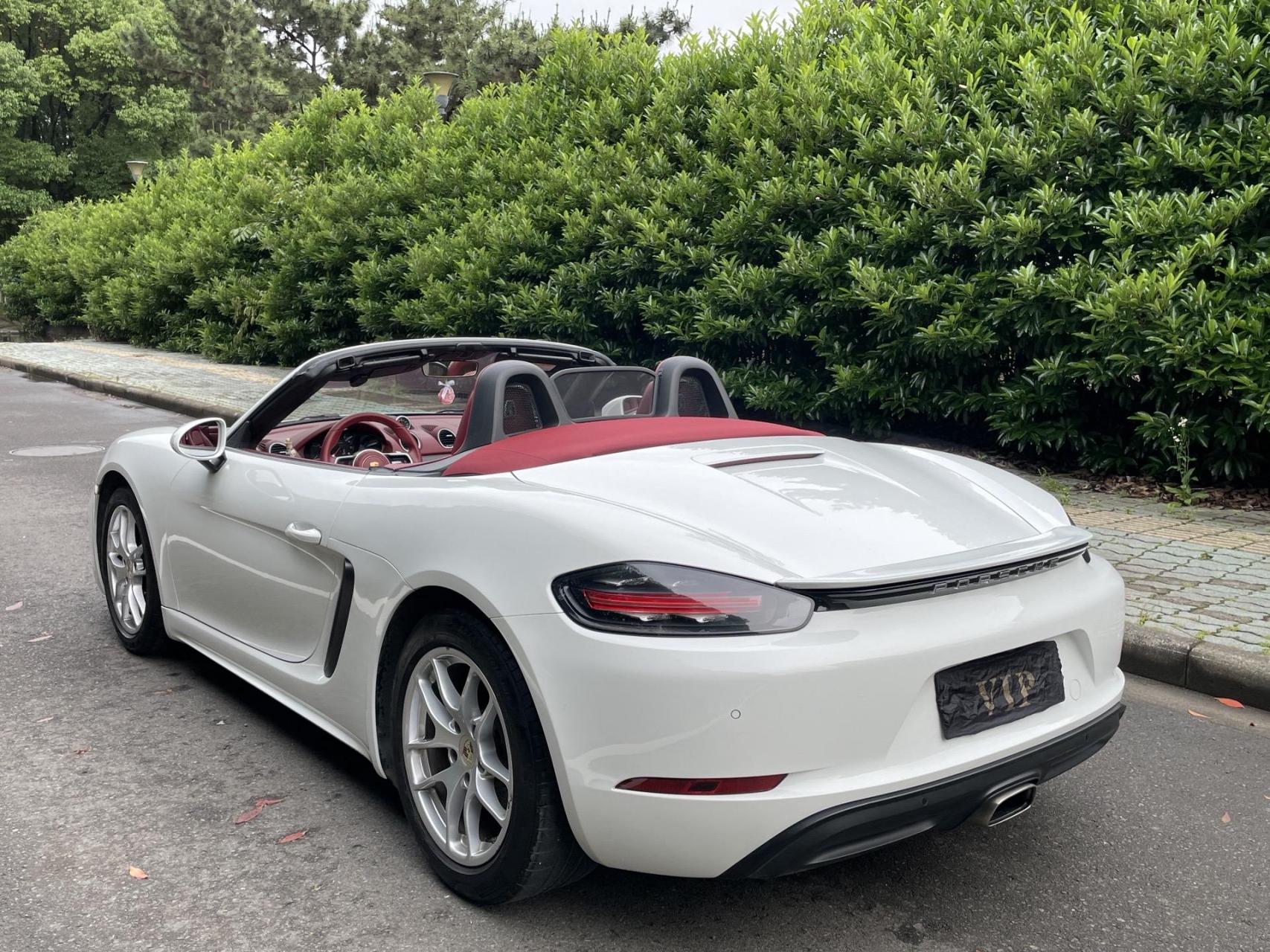 保时捷boxster718敞篷白红 高配 售价:35.