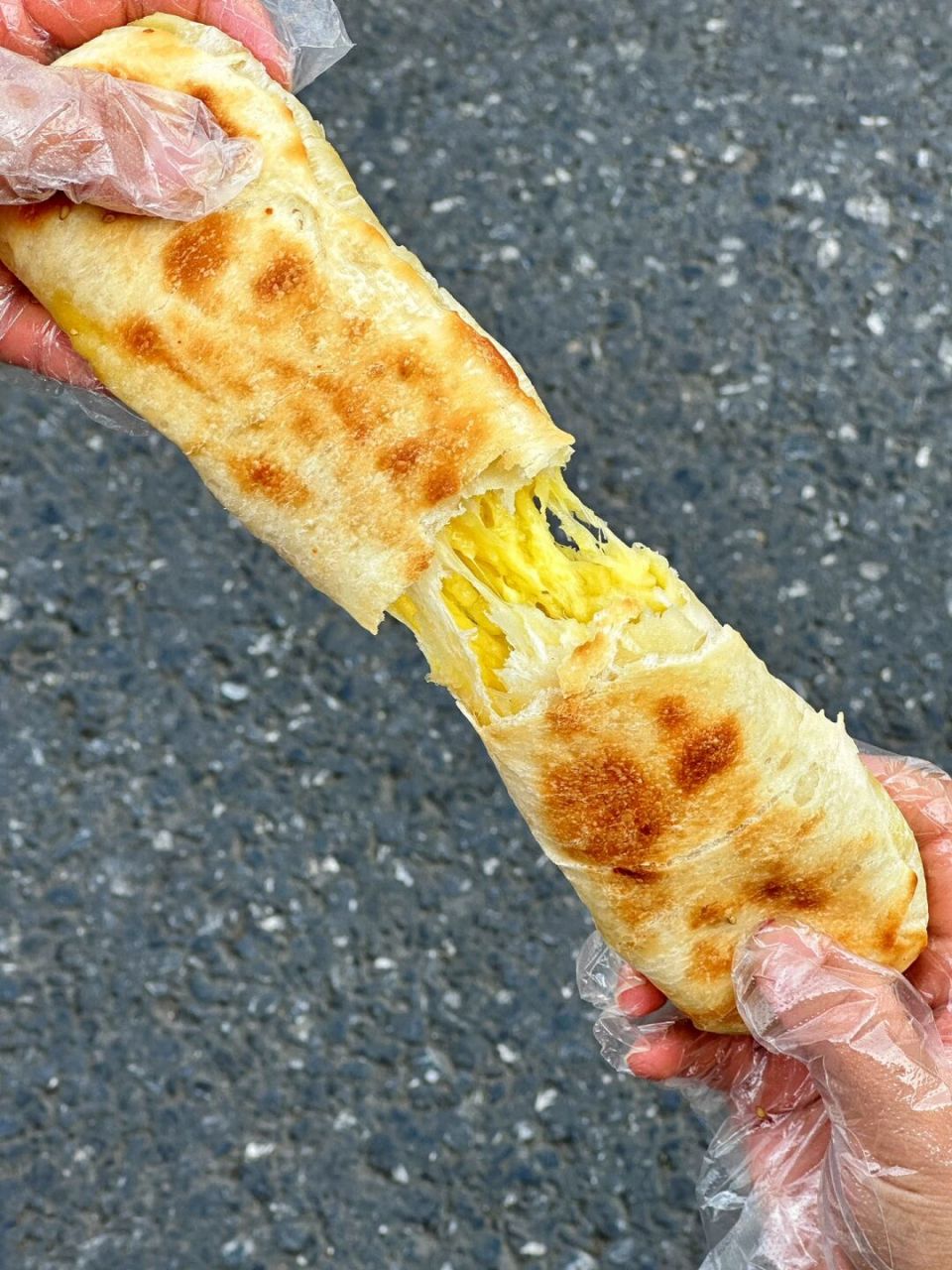 芝士榴莲卷又重出江湖了  好吃到无语 在南京又发现一家好吃的卷饼