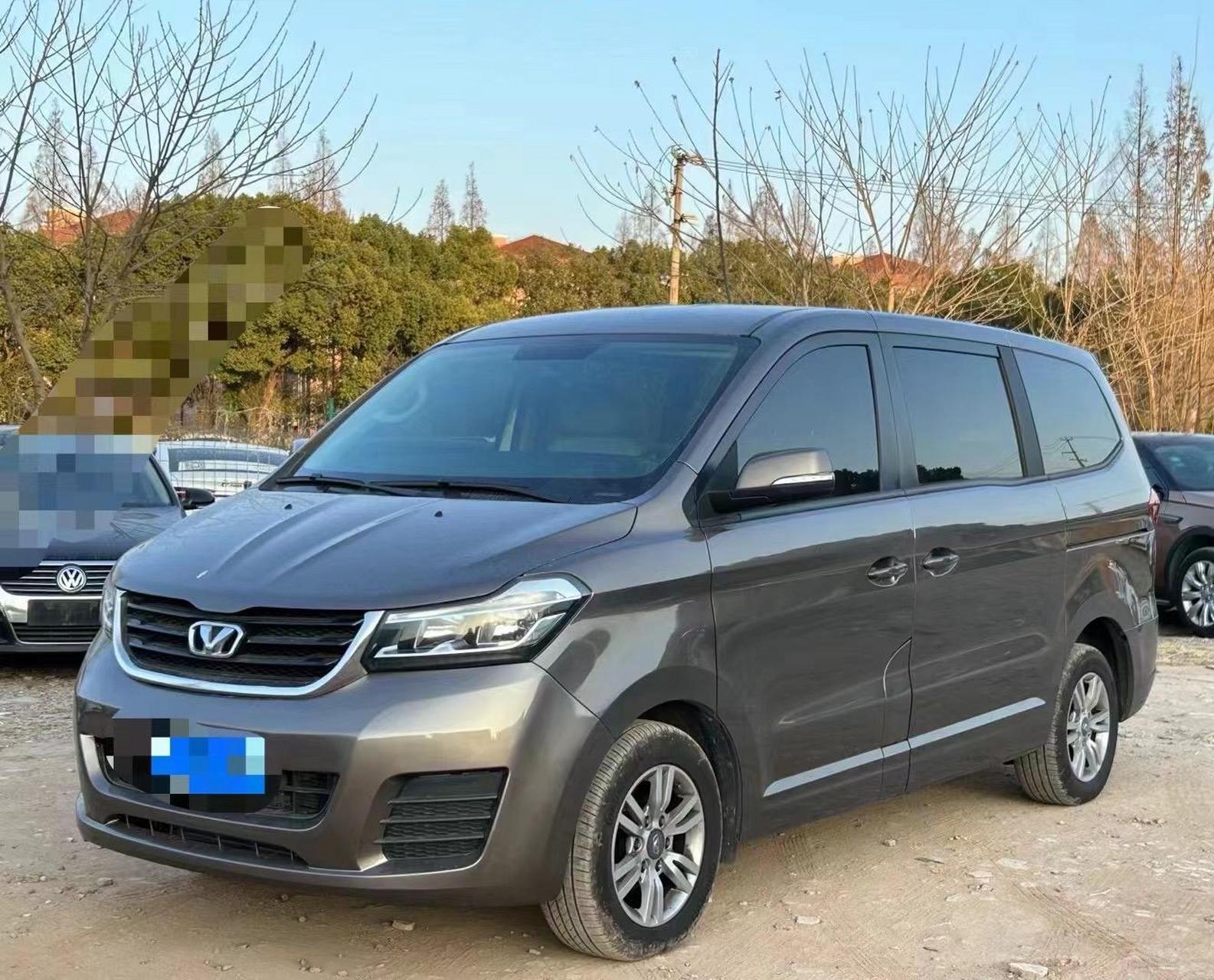 0t自动档,宝马同款发动机,新车23万多,七座豪华大商务,价格血便宜5万