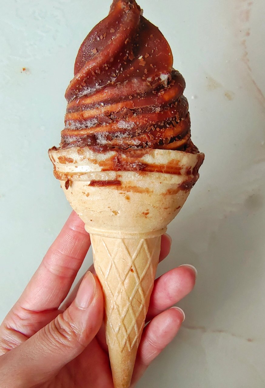 价格:4元 之前测评过蒙牛火炬香草咖啡口味的冰淇淋,看到伊利也有这