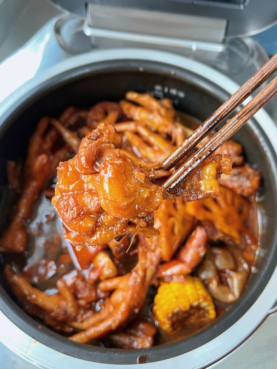 我妈这一锅卤味,真的,我和我爸巴不得一周吃七次😂 卤完所有食材真