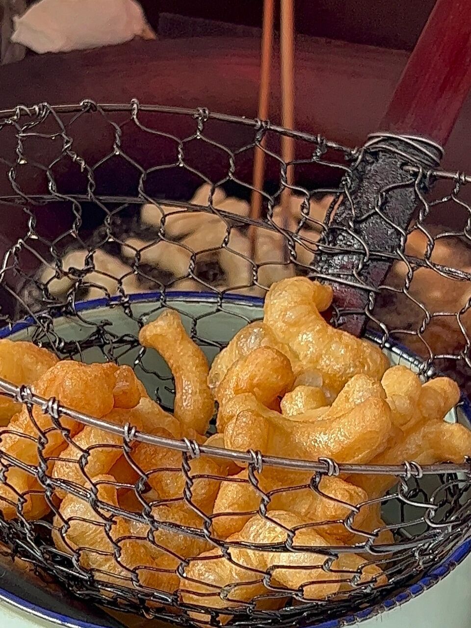 棉湖美食 1.刚出锅的"mini油炸果"～一个字:脆 2.