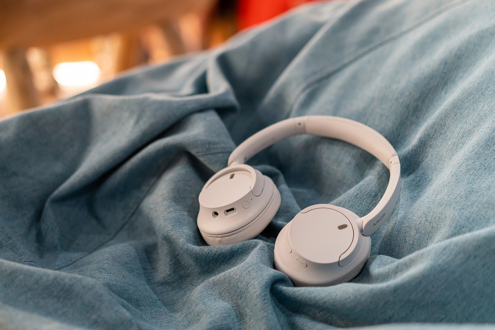 wh-1000xm5作为索尼头戴旗舰系列的最新一代,把它称为头戴降噪耳机中