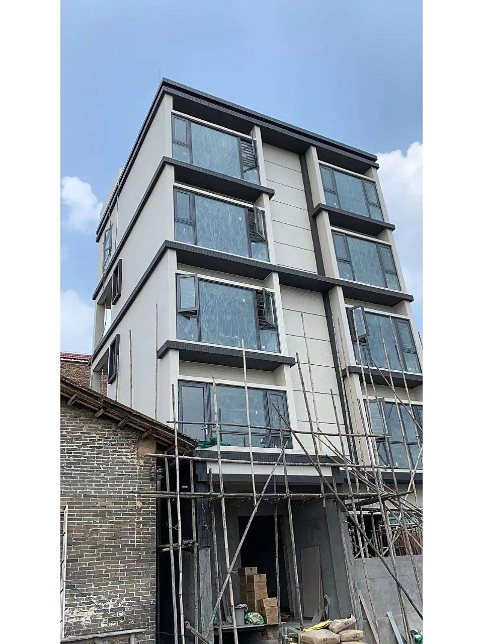 白兔外墙砖|纸皮砖 今日份推荐 45*145mm纸皮砖 	 米白77黑灰极简