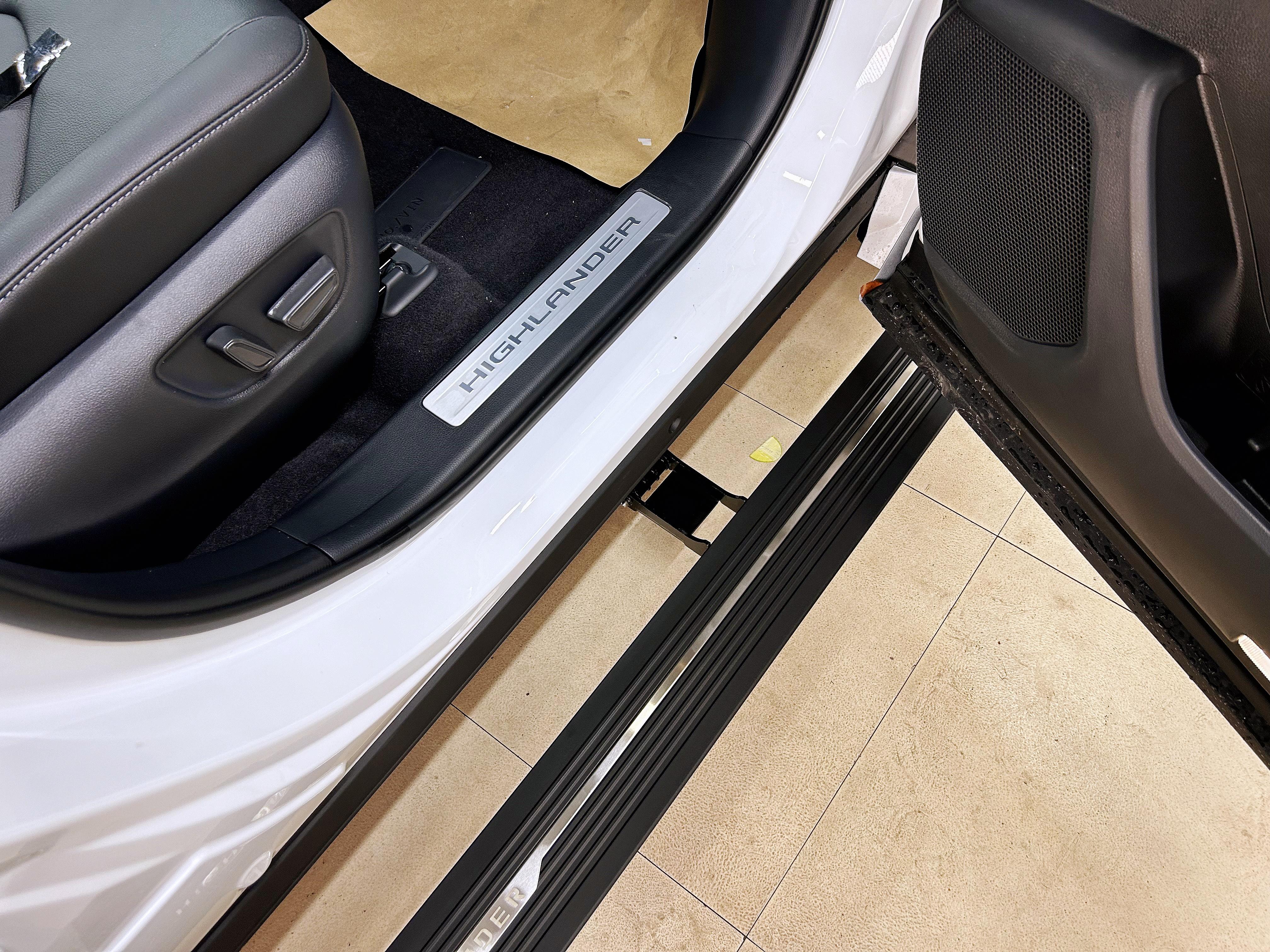 汉兰达电动踏板安装!