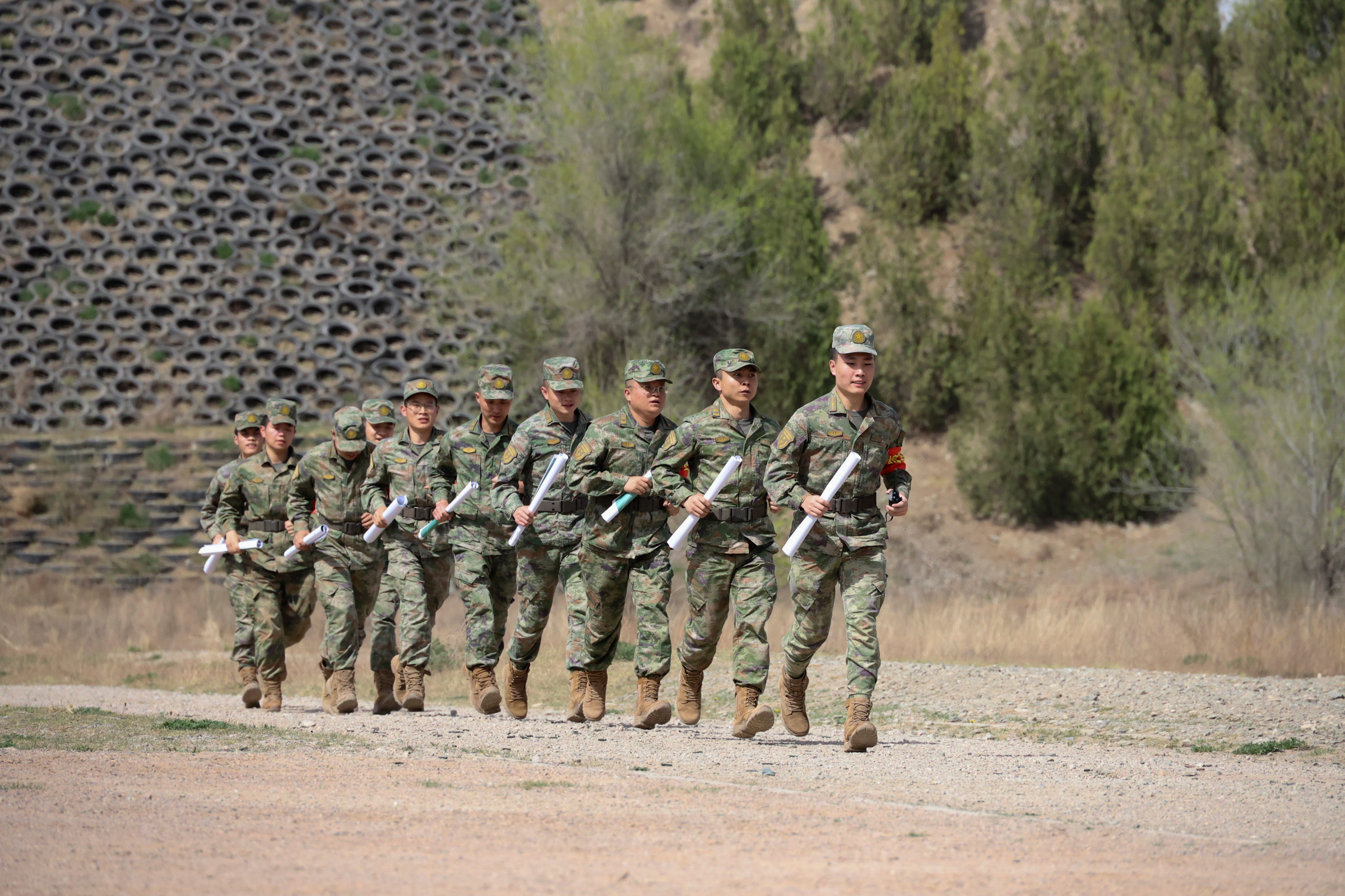 走进火热练 部队训练信息支援部队演练画面首次曝光贵阳市警备区芍葺