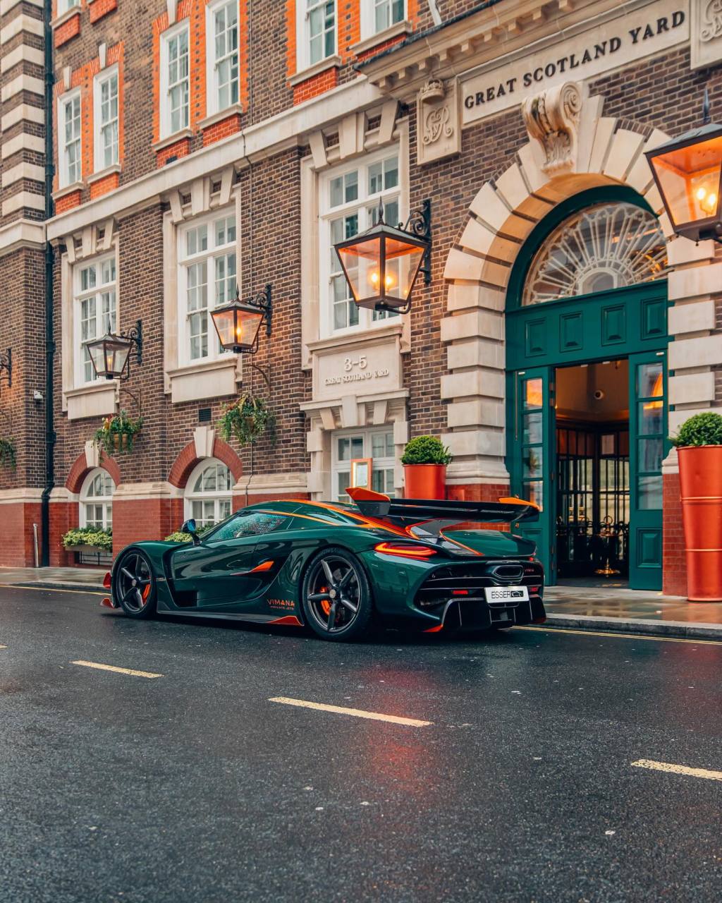 伦敦最新交付柯尼塞格jesko,这配色挺帅的