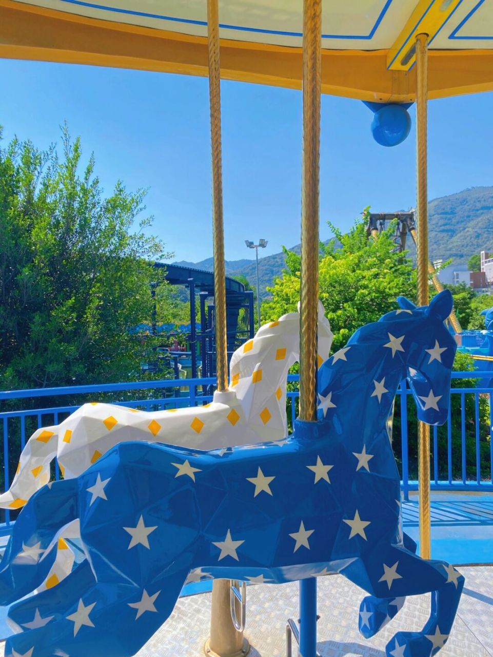 福州拍照|首个克莱因蓝93梦幻旋转木马98 今天和男朋友逛儿童公园