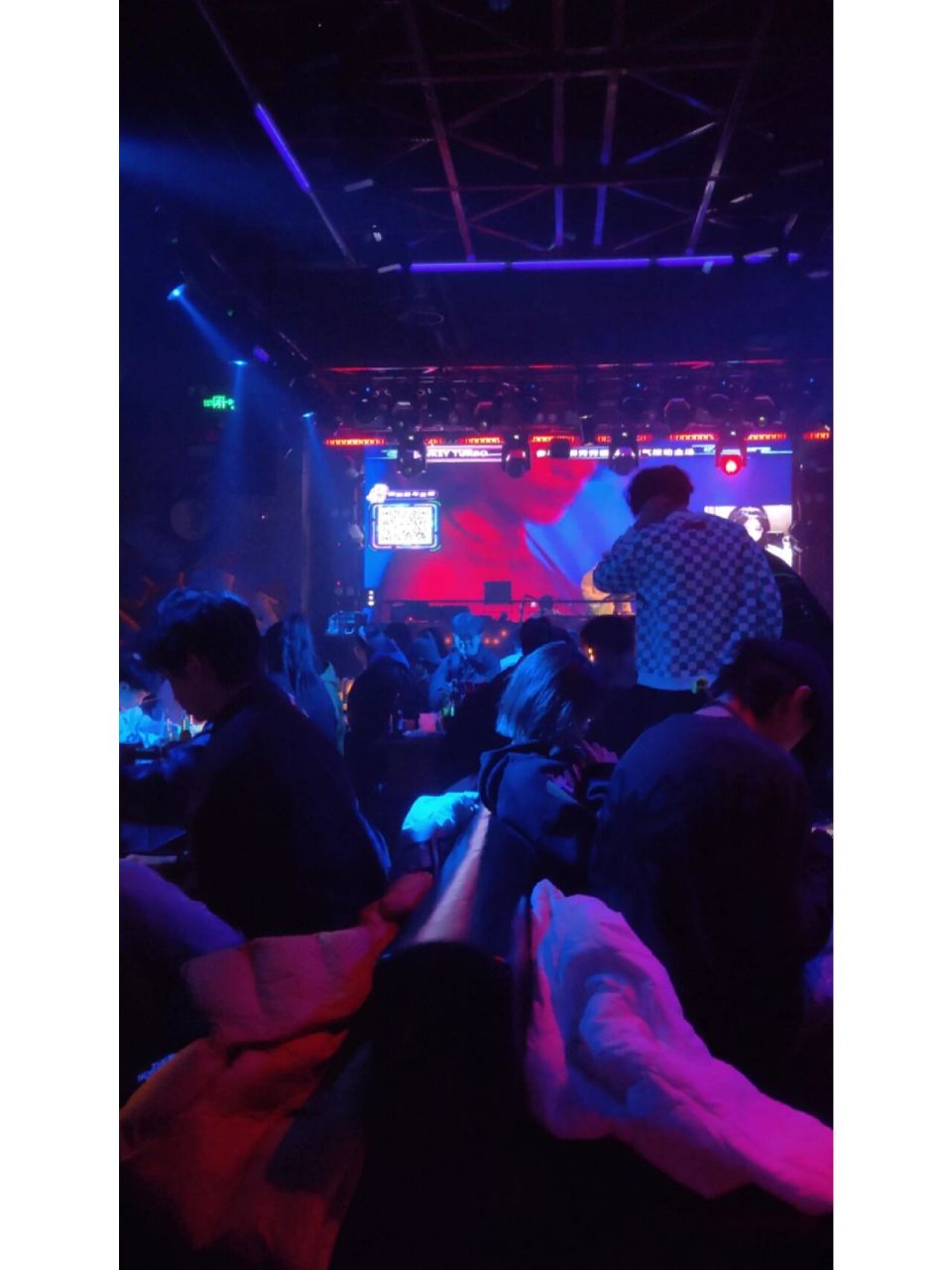 年轻人的夜生活,太原迈阿密    第一次去真的很nice,音乐,灯光,快乐要