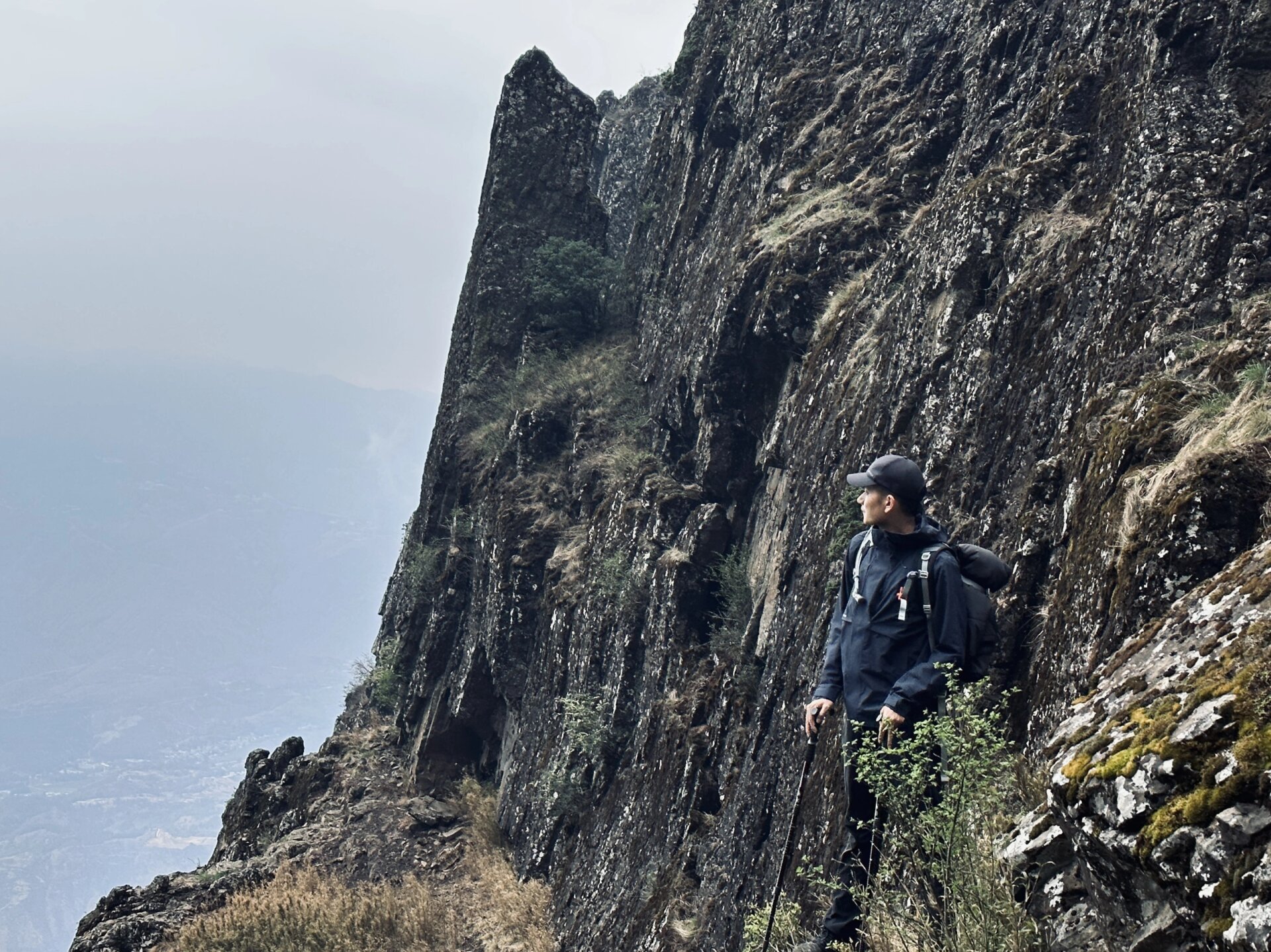 徒步大牯牛寨山7215海拔4000