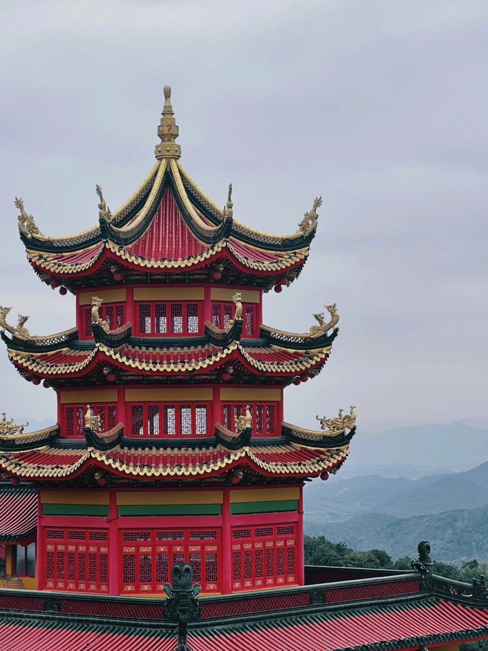 秀峰寺·藏在山路十八弯弯中的庙堂