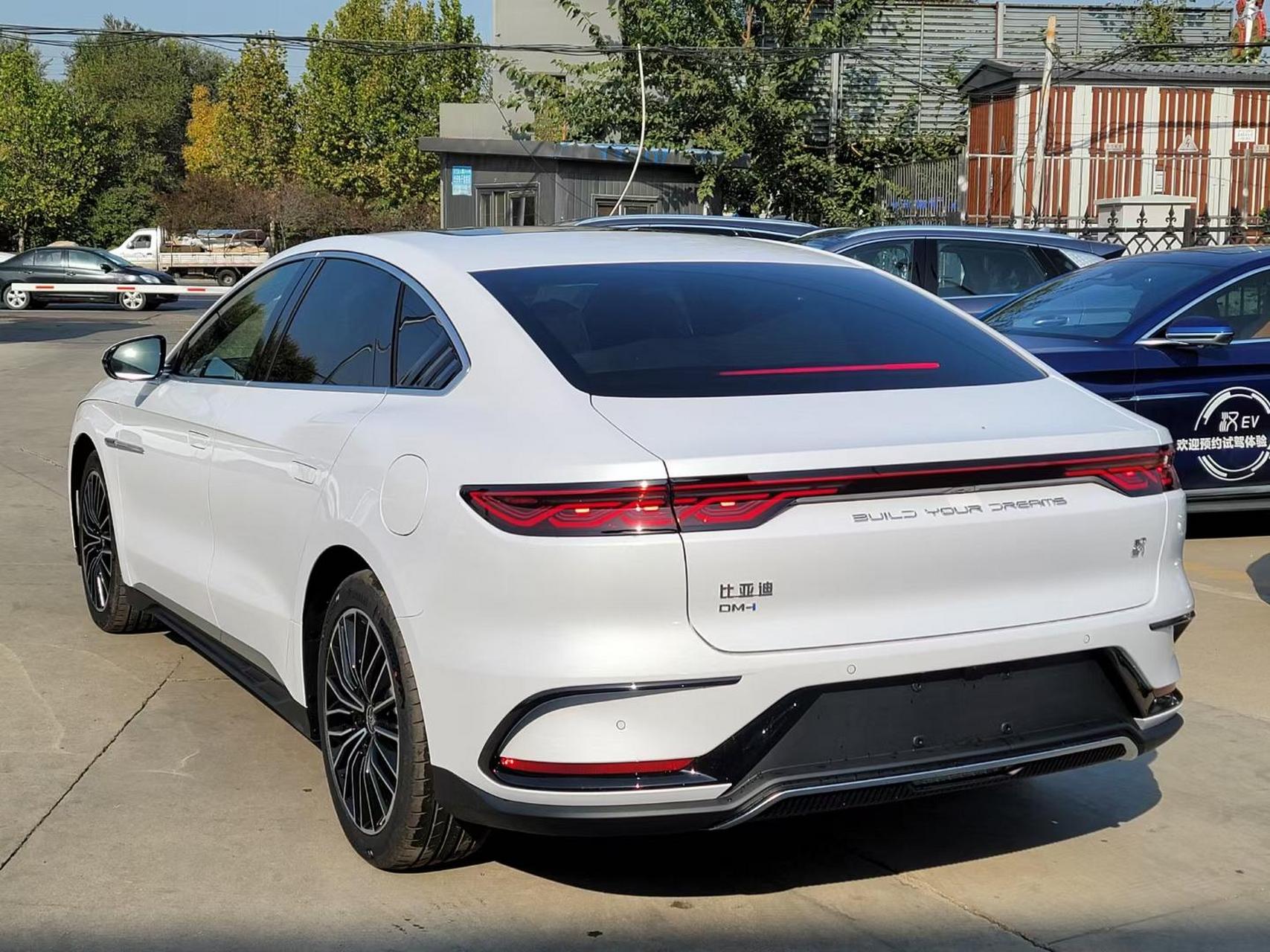 裸车154000 首付2w 即可开走 现车不多 喜欢抓紧比亚迪汉dmi