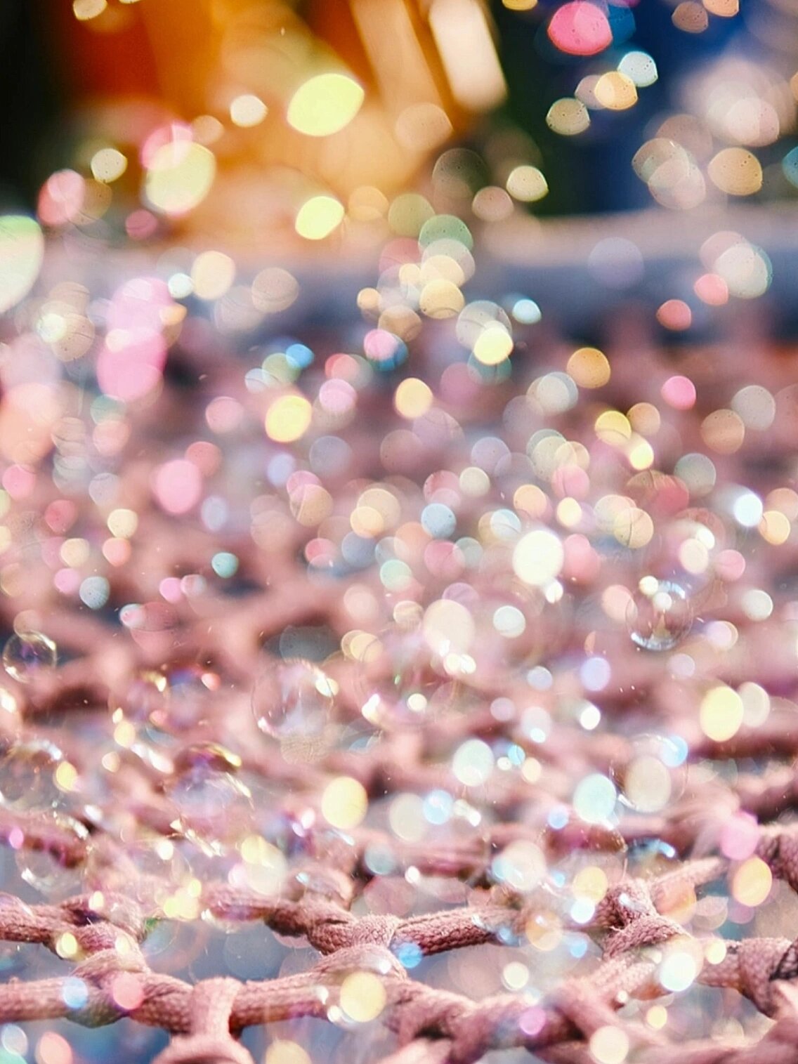 阳光下的泡沫真的是彩色的!01