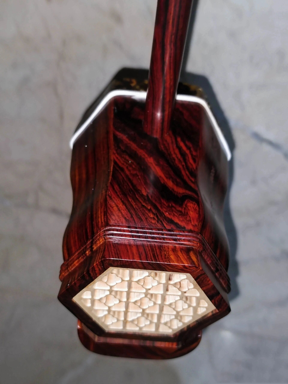 二胡低价转让,需要可以联系 黄花梨二胡 鬼脸纹 海南黄花梨纯手工演奏