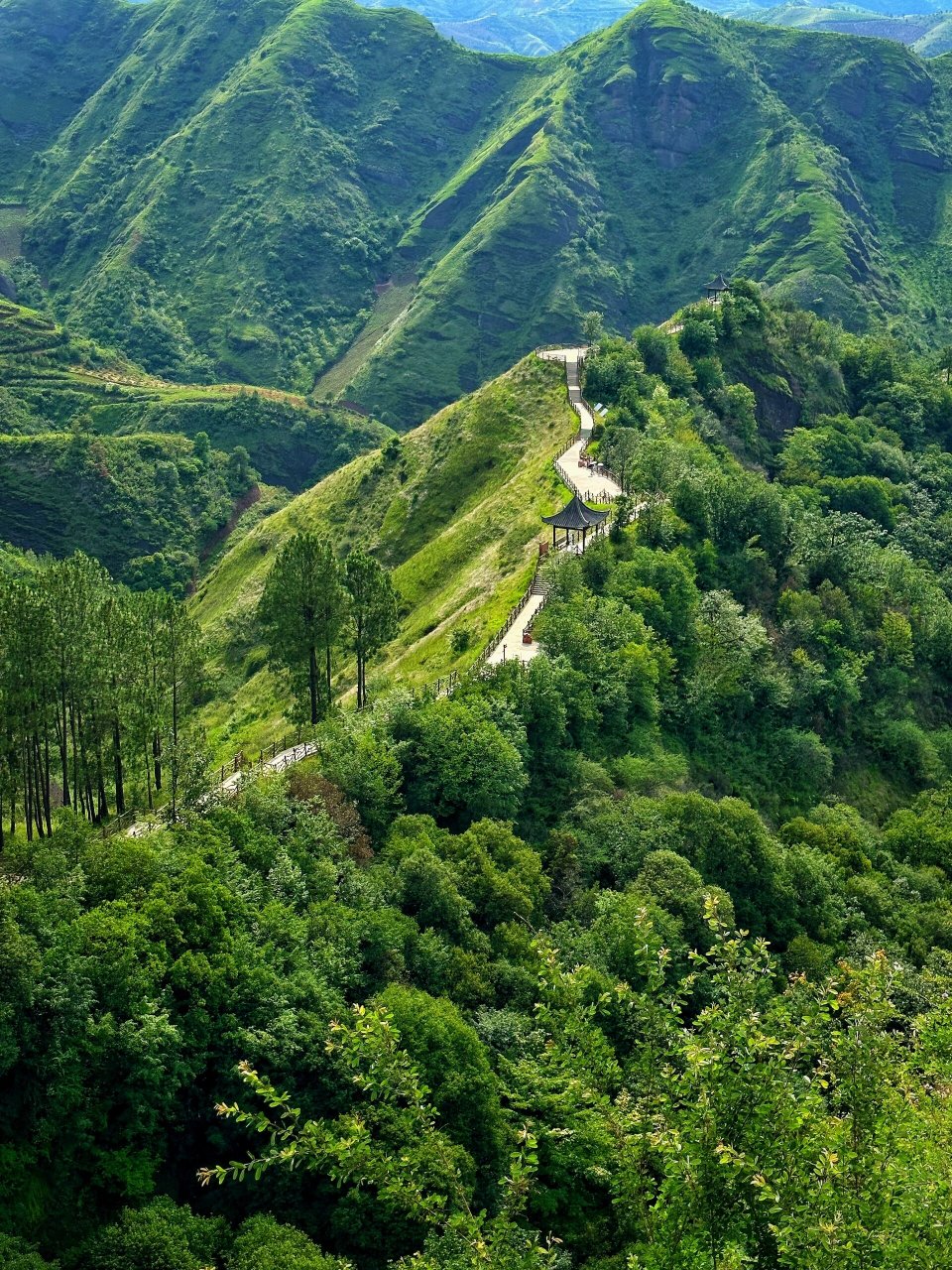 盐源盐源公母山图片