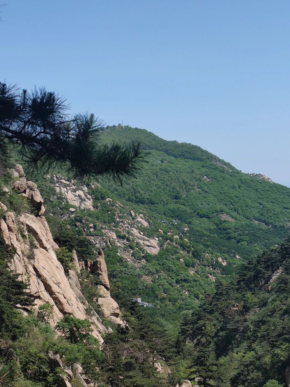 五一徂徕山龙湾地质公园一日游 环境真的很好,很多奇石景观,当地志愿