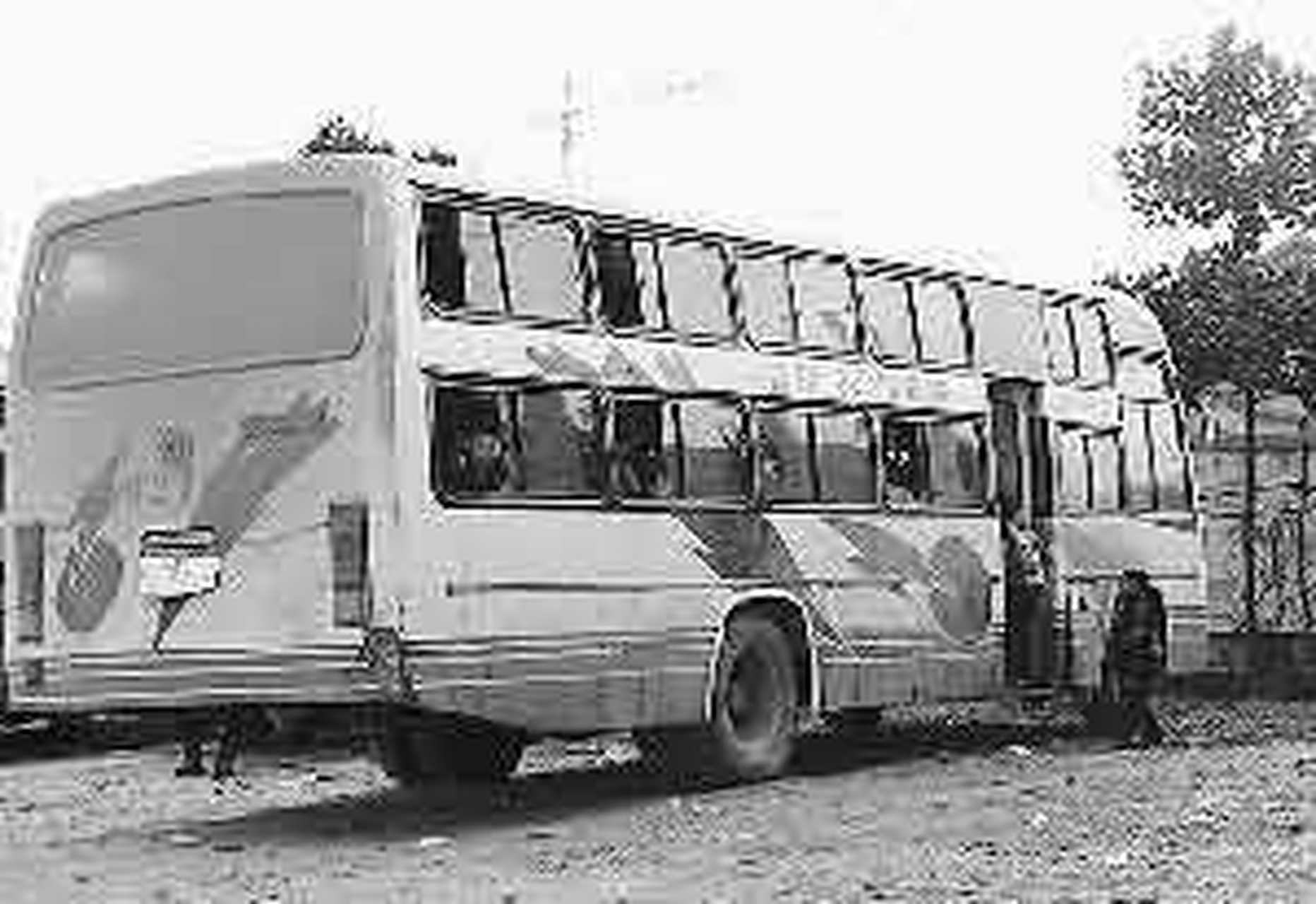 90年代中间生产 续>最后一代扬州亚星6973双层卧铺长途客车/发动机