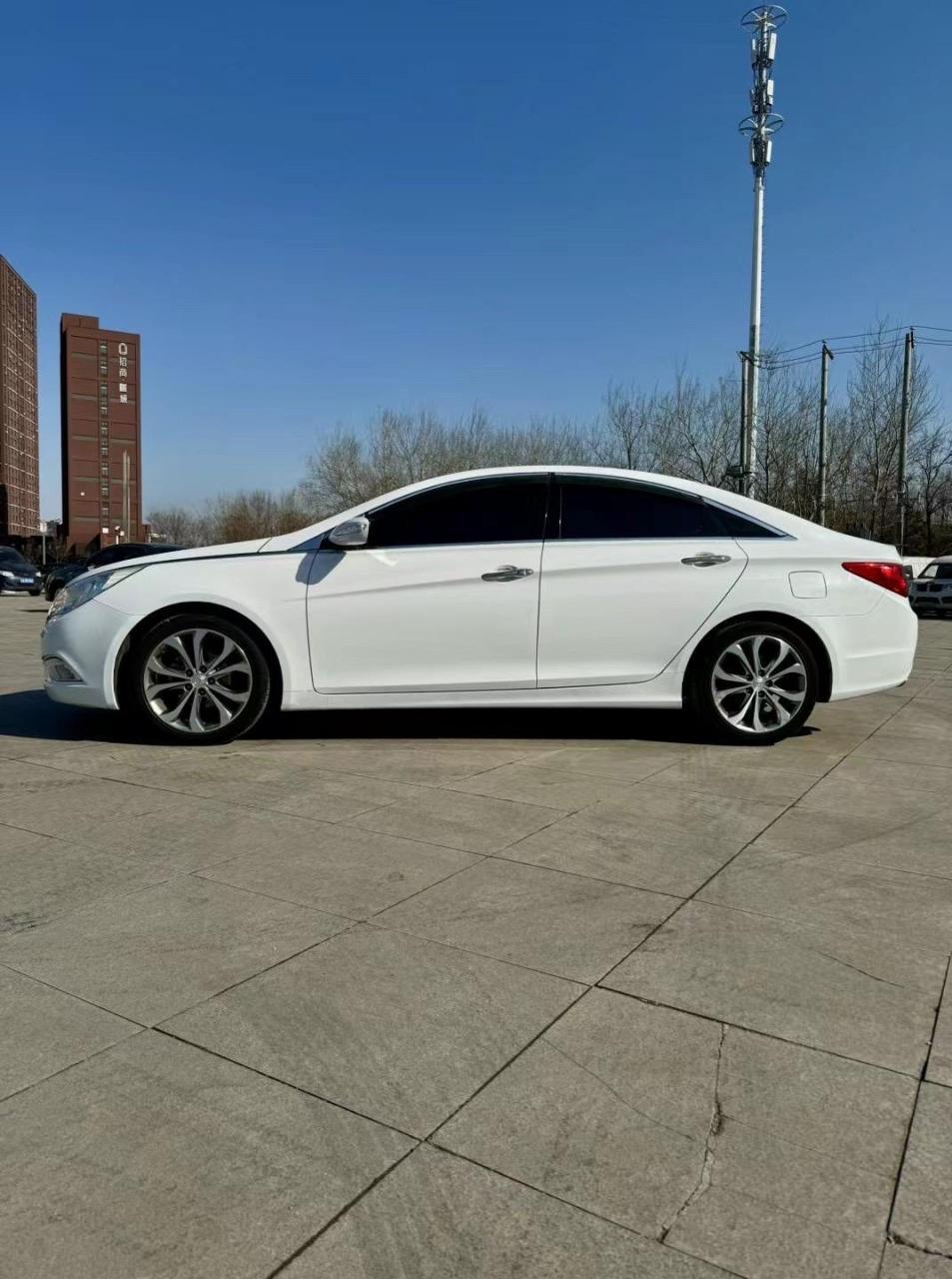 13年上牌索纳塔8,2.