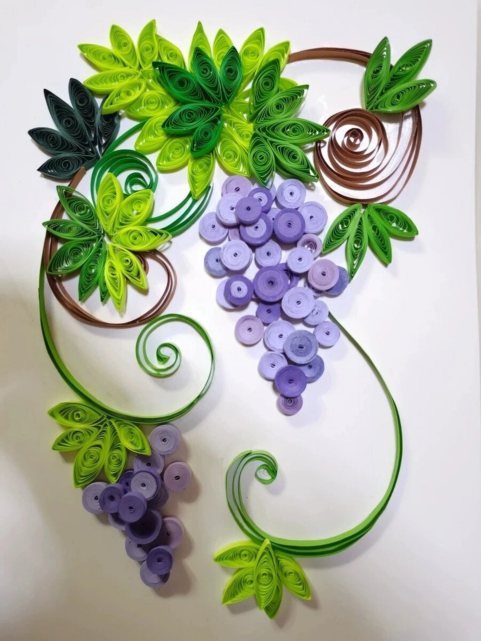 《葡萄》衍纸手工 一根彩纸结缘了衍纸画,无意间发现我还挺喜欢这些