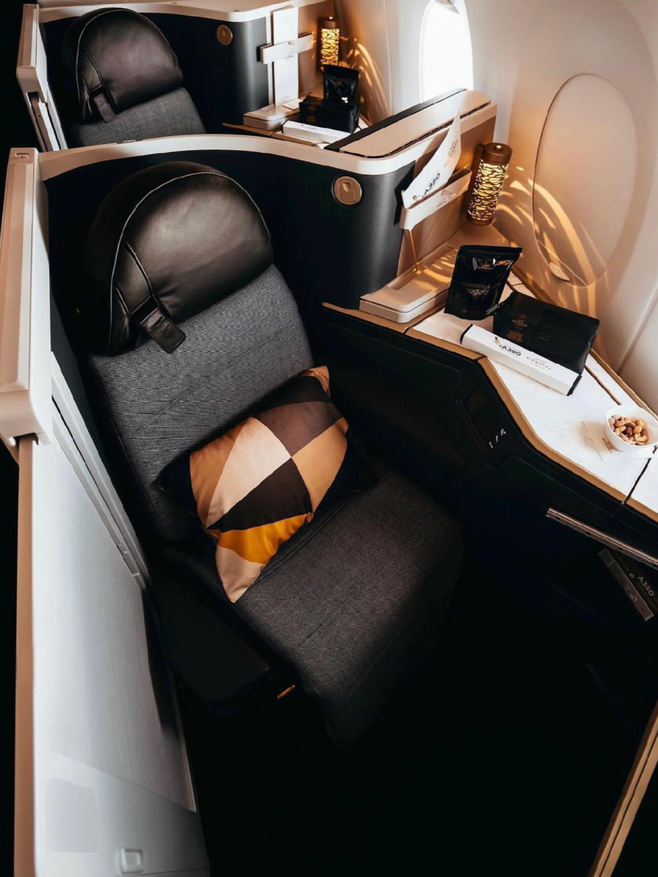 阿提哈德航空a350-1000商务舱 9115前不久,阿提哈德航空拿出了机