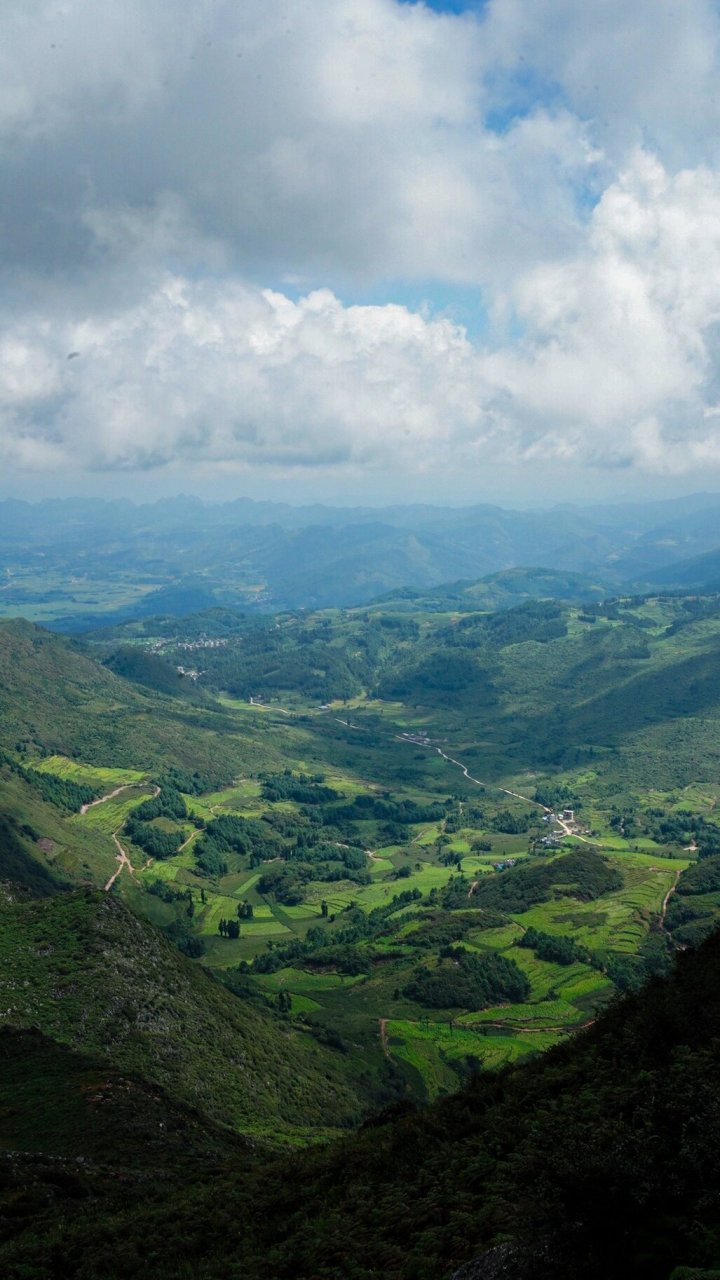 徒步摄影|罗平白腊山,明朗与荒野同在 一天内登上三座山峰,大雾与晴朗