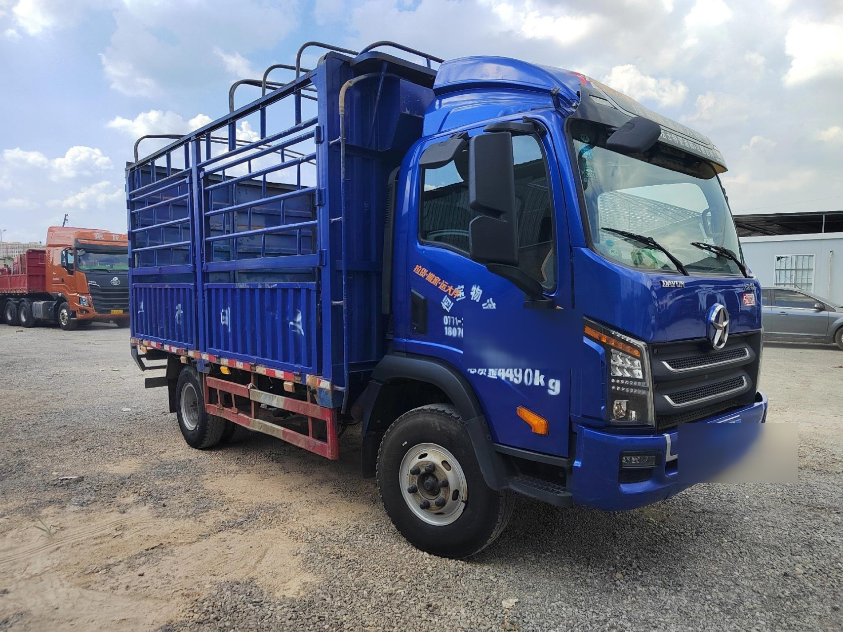 大运祥龙4米2高栏车德威170马力,法士特8档,825轮胎,8吨后桥,2.