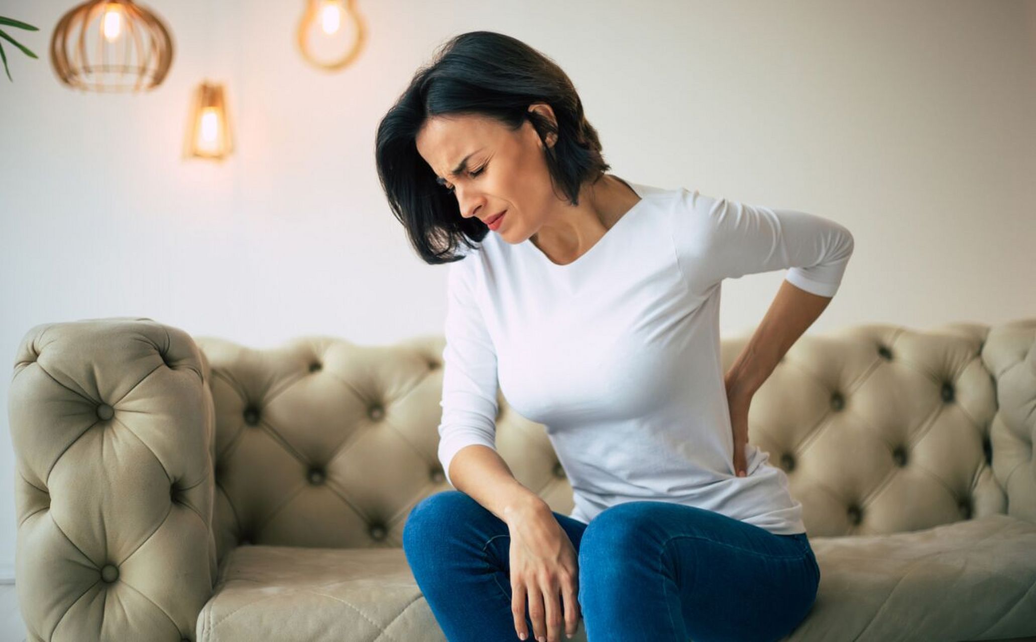 每天早上起床腰两侧疼怎么回事 每天早上起床以后腰两侧疼痛,多半考虑