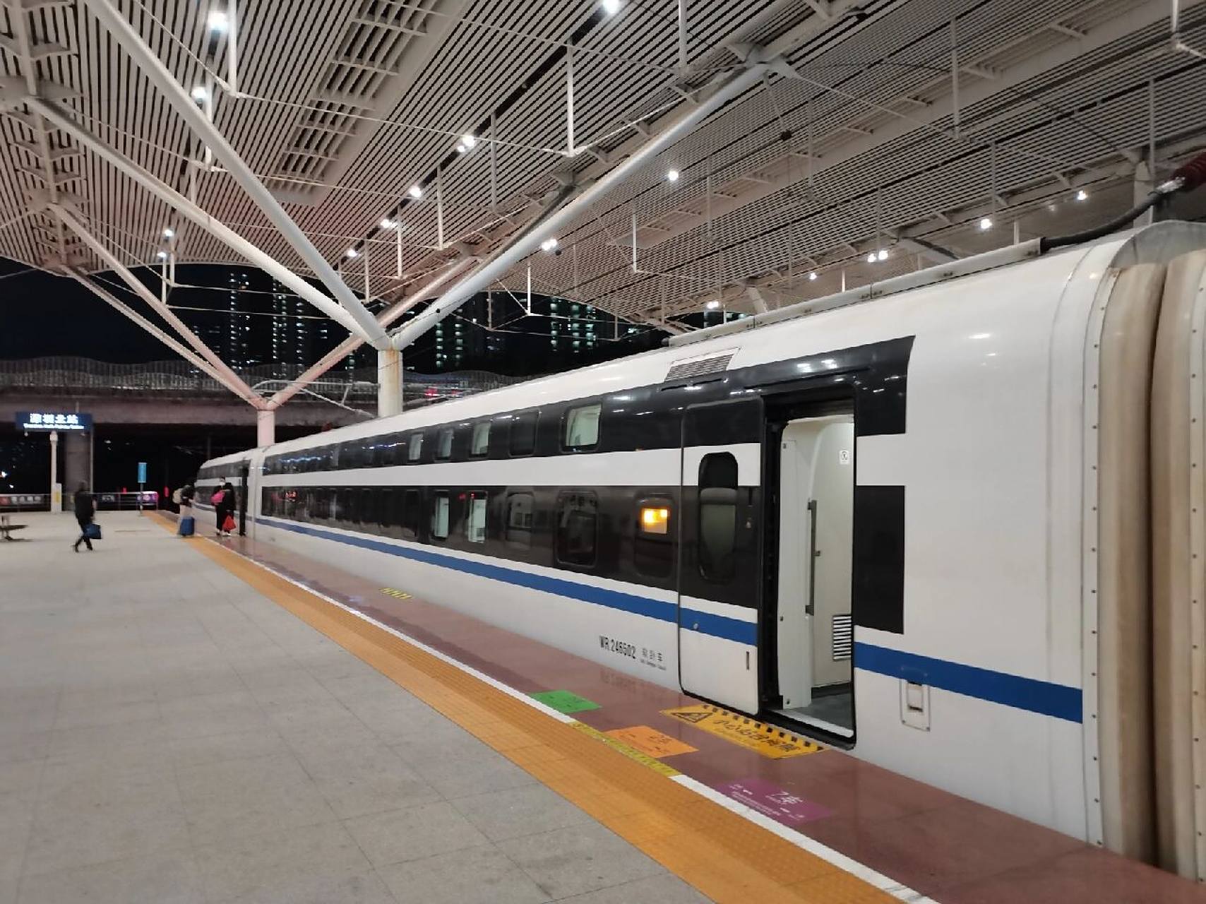 d904纵向动卧开箱99 92有两种类型的卧铺 图266366类型:小