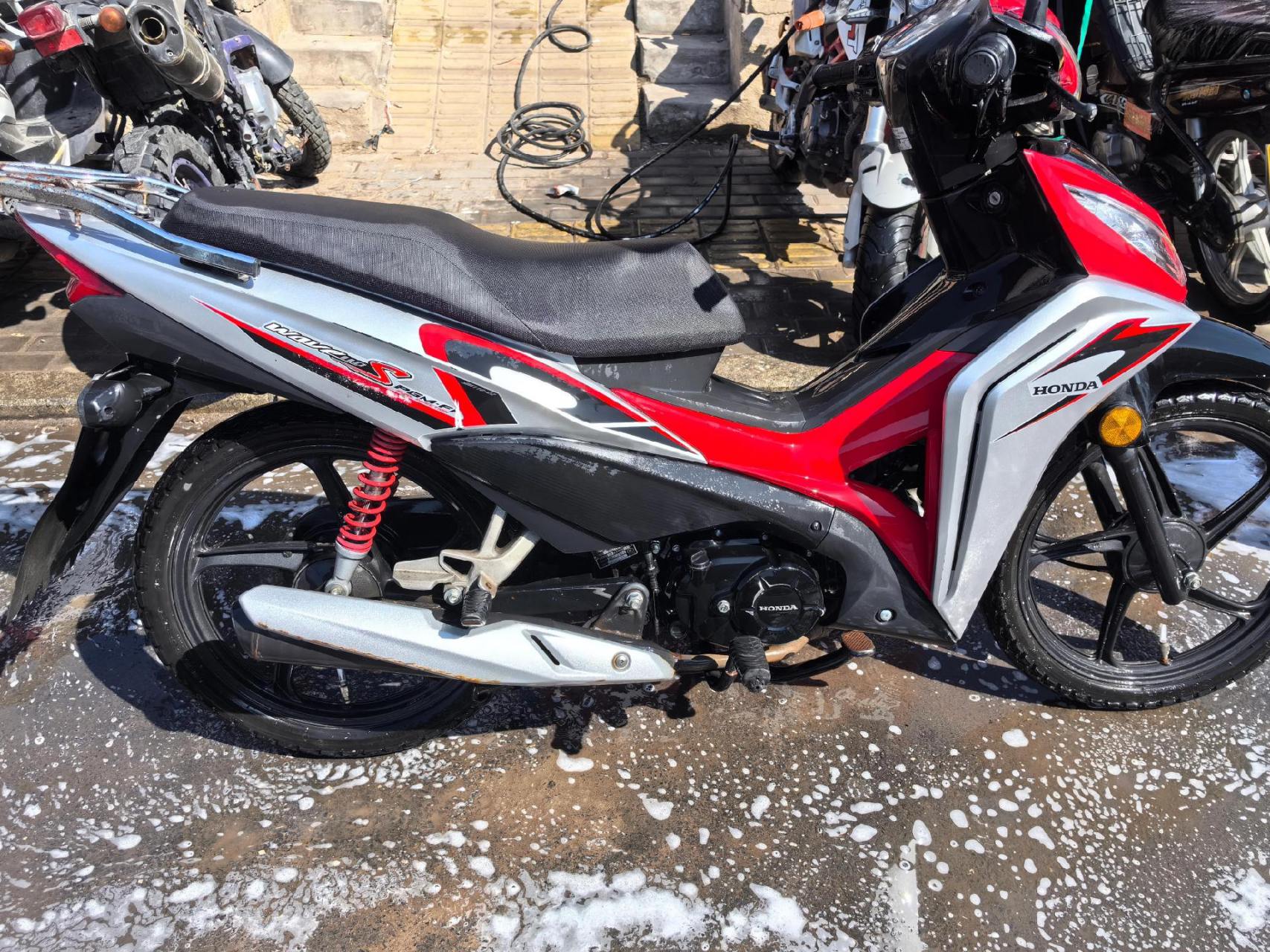 20年本田威武110摩托车.手续齐全,超级省油