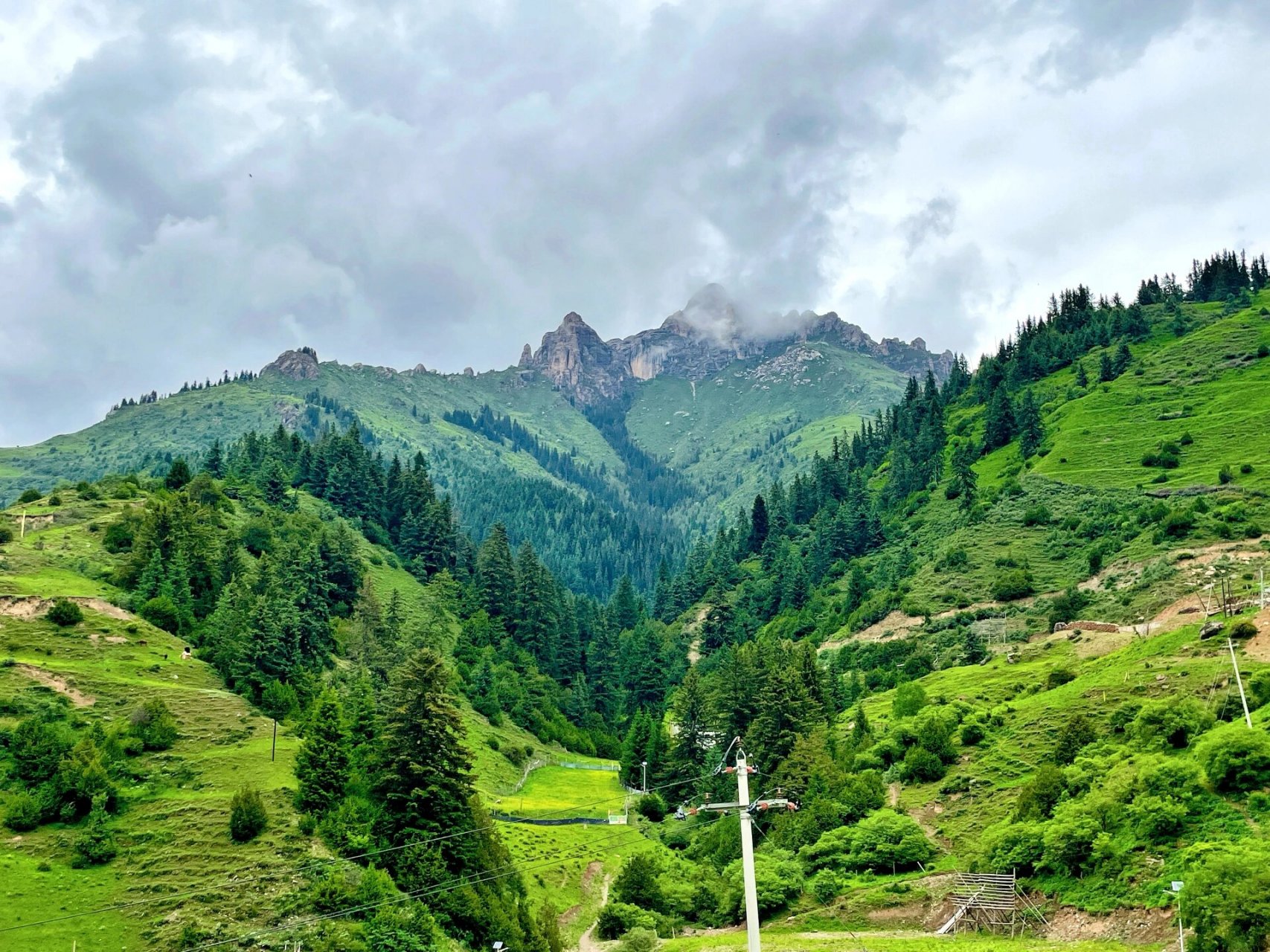 甘南迭部县:遗世独立的秘境 本来计划去扎尕那,结果阴差阳错来到了日