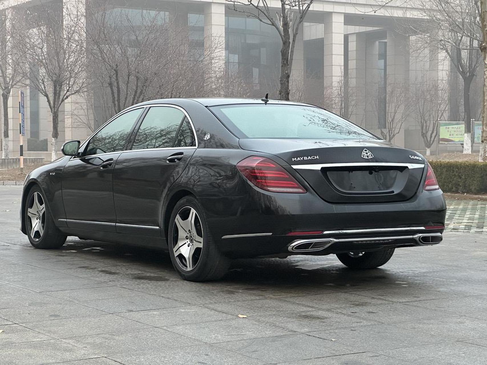 2012年奔驰s300l 内外1:1升级2020款奔驰迈巴赫s680l,个人一手车,经典