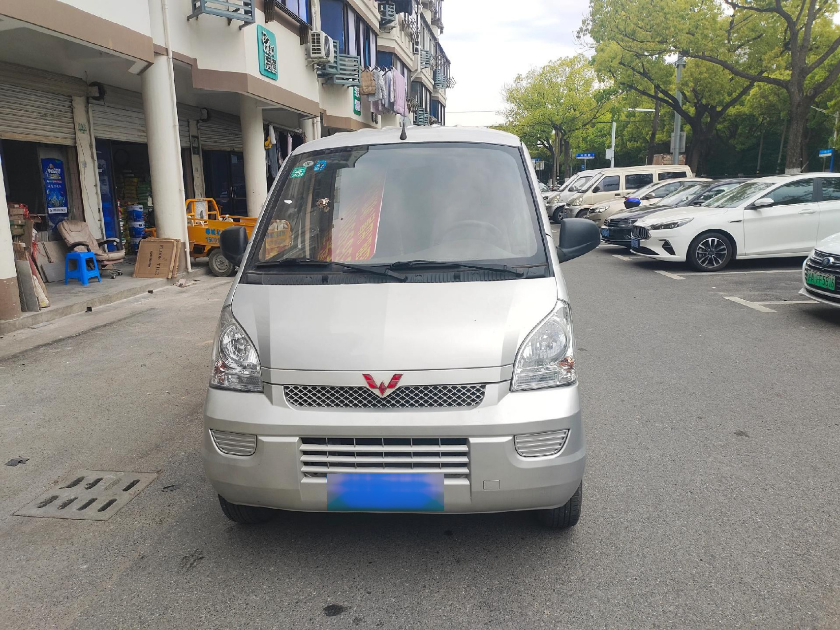 上海二手五菱荣光封窗货运面包车.