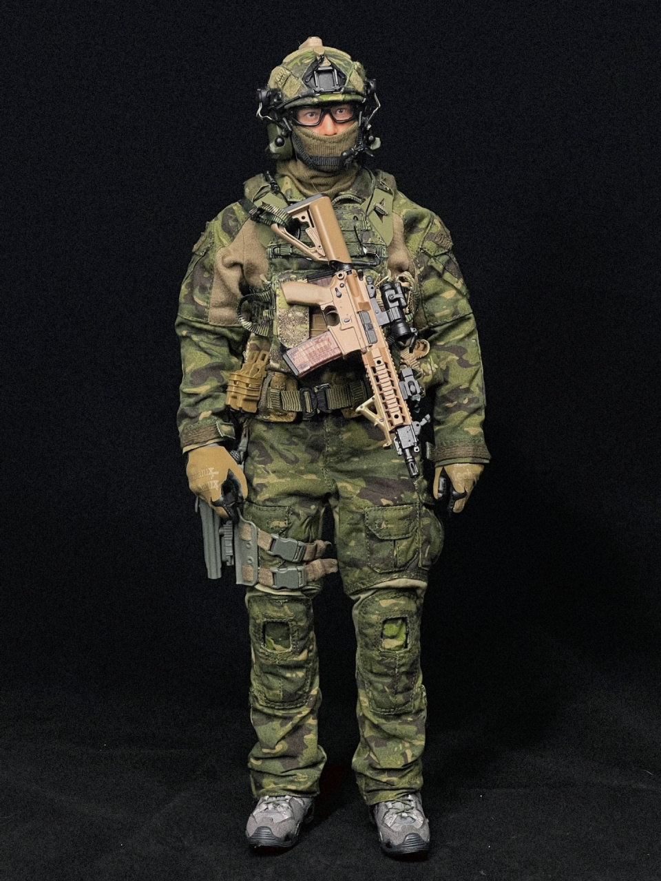 1/6兵人|diy 9396香港飞虎队sdu 与好友pzz合作的一款兵人模型 自