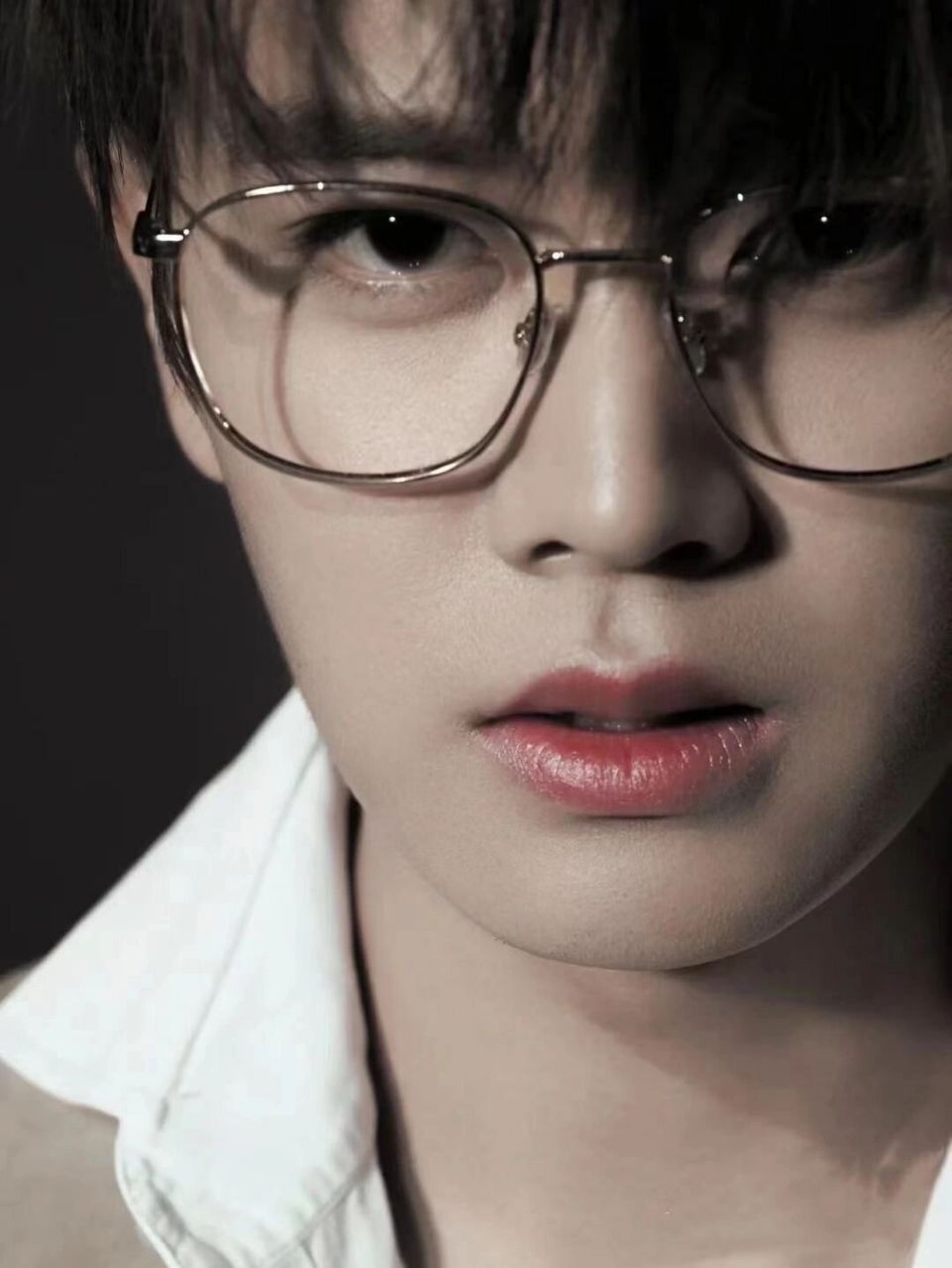 任嘉伦美图来袭   day8最喜欢的九张本人图 存的嘉伦每一张图都好看