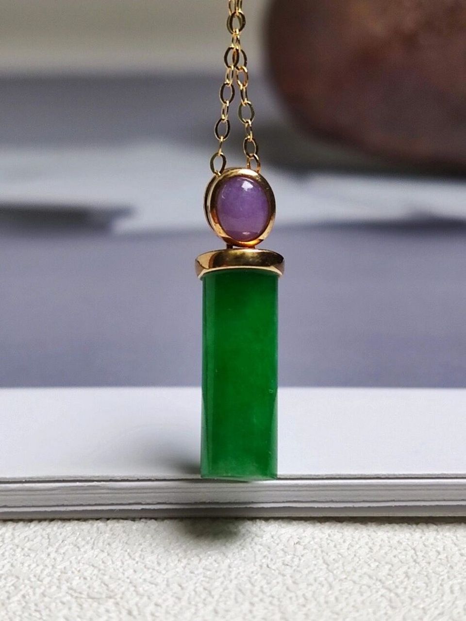 精品翡翠圆柱吊坠 天然a货老种辣绿和紫罗兰 精品翡翠圆柱吊坠 天然