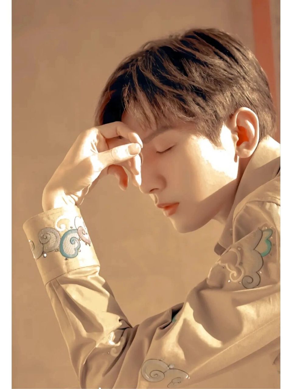 「成毅」高清壁纸🉑🉑💗💗 又在黄昏落日之前想你 成毅