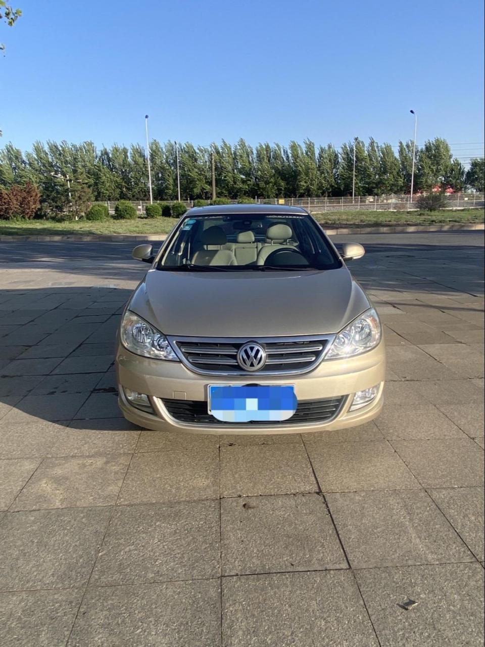 【车辆名称】大众朗逸 【车辆年限】2011年 【车辆颜色】雅金色